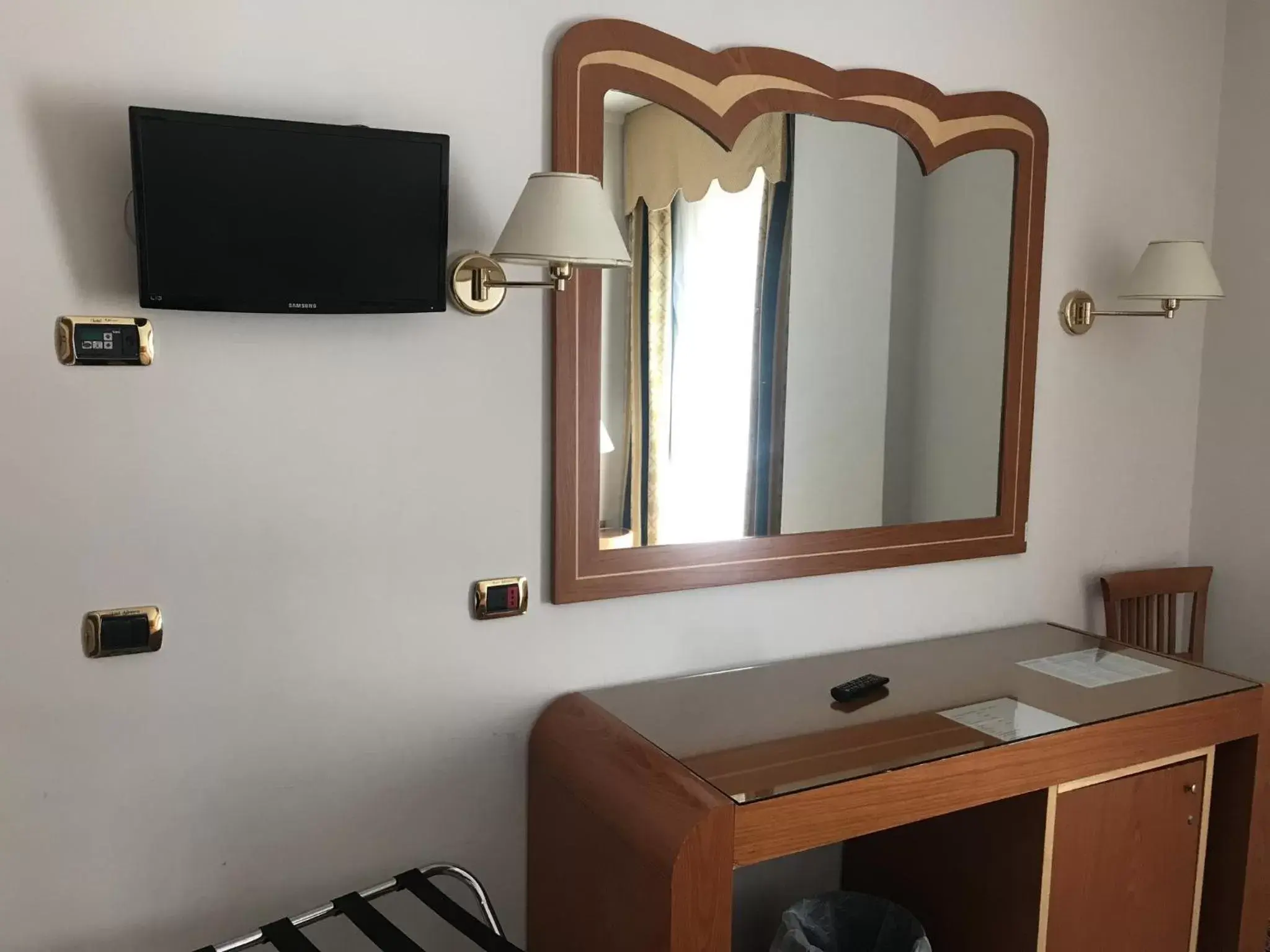 TV and multimedia, TV/Entertainment Center in Hotel Albatros