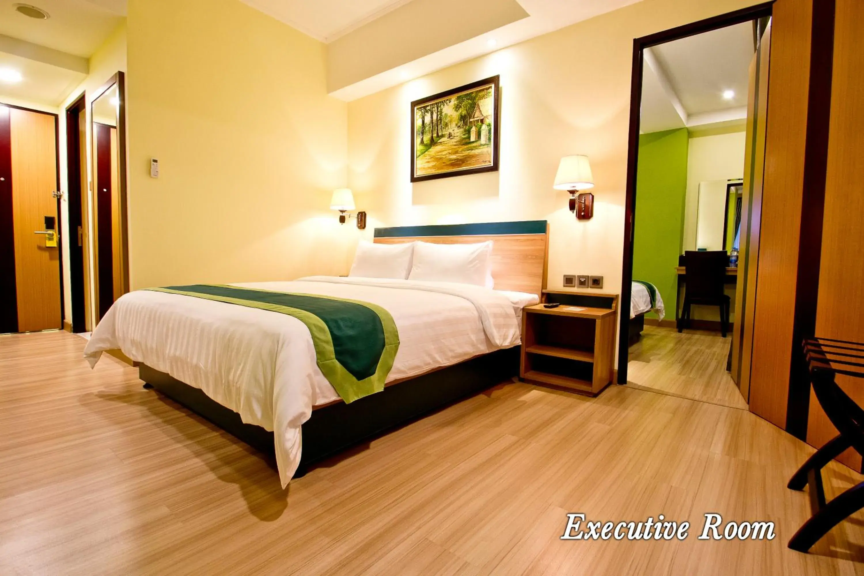 Bedroom, Bed in Green Batara Hotel