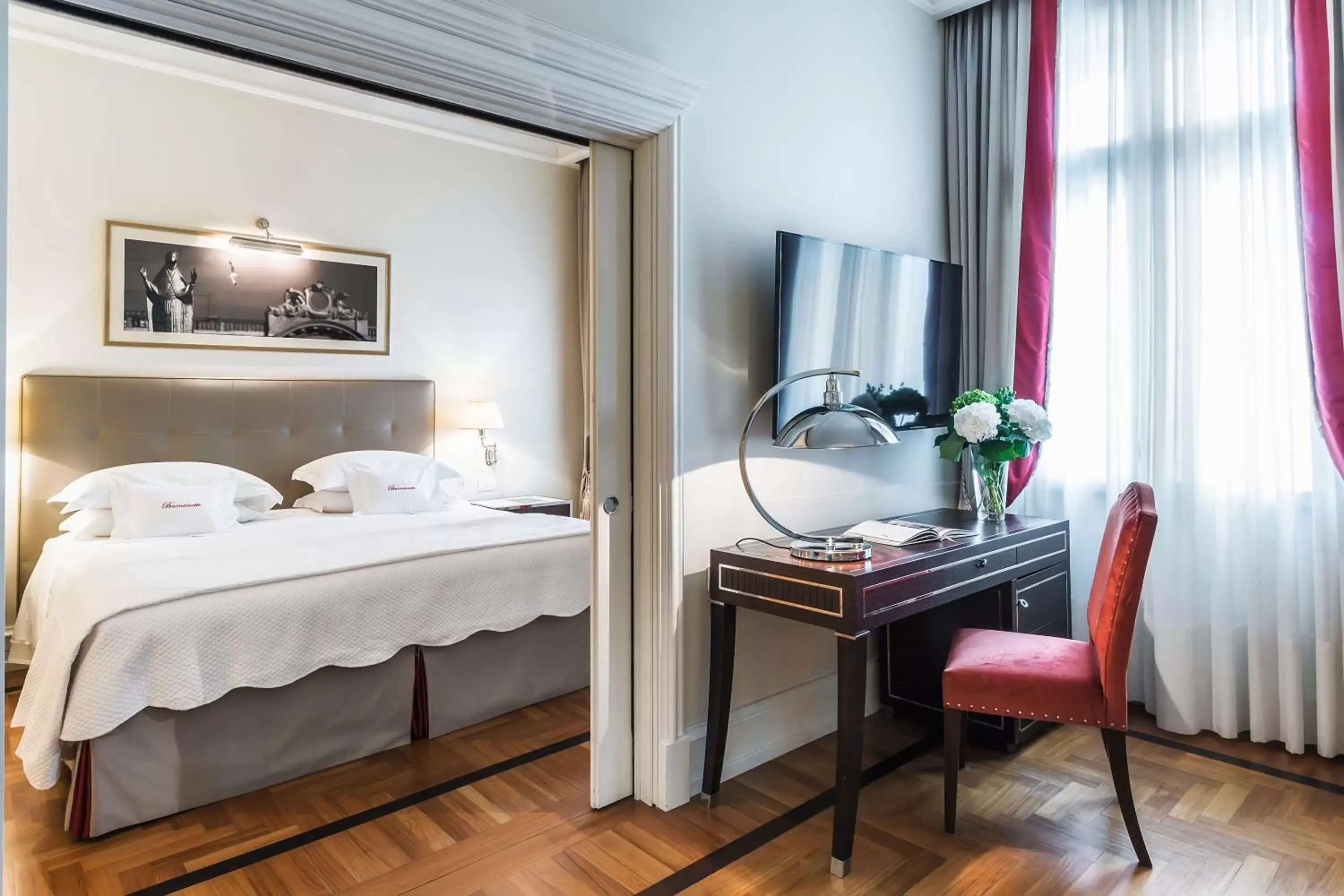Bed in Savoia Excelsior Palace Trieste - Starhotels Collezione