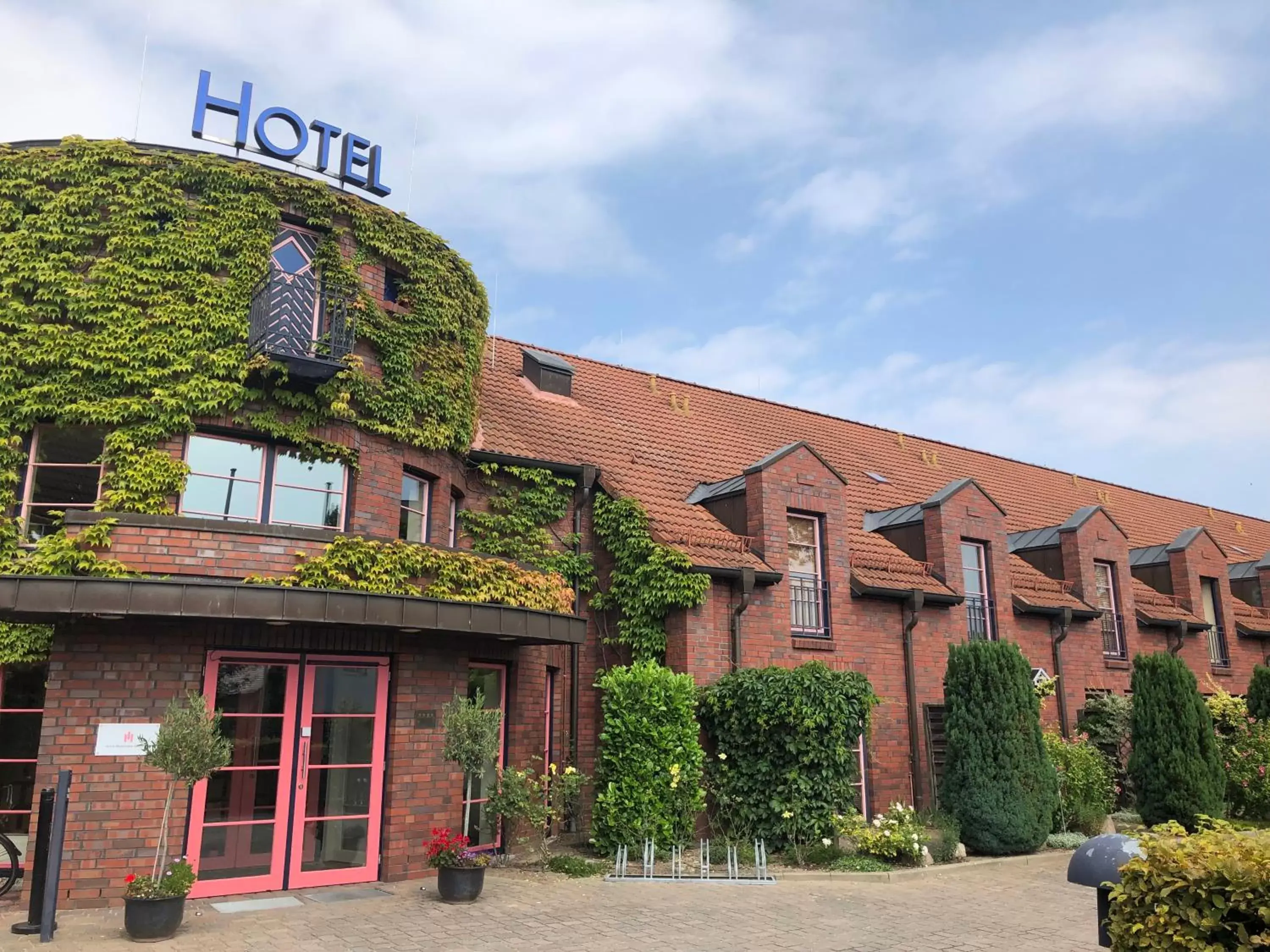 Facade/entrance in Hotel ARTE Schwerin