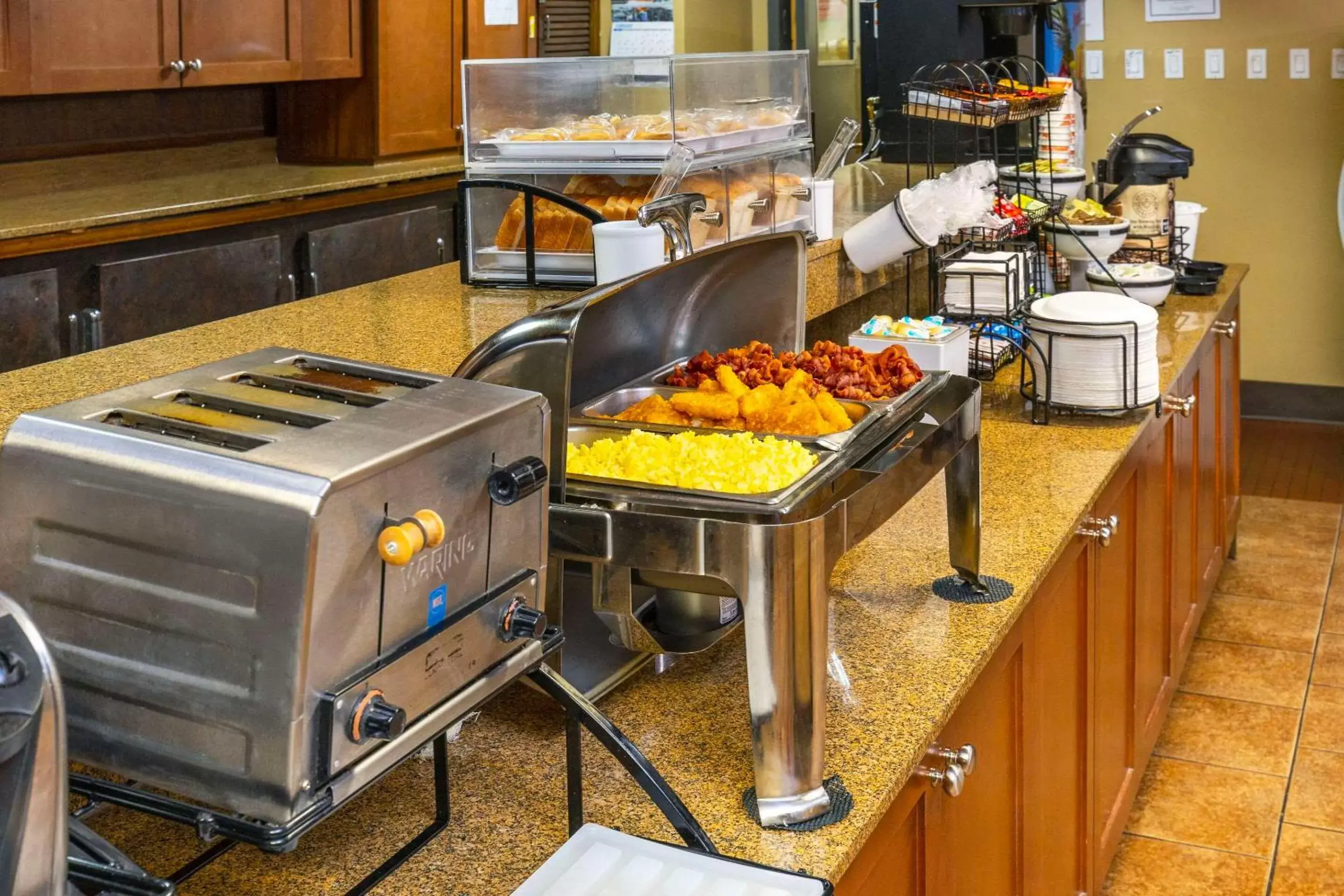 Breakfast in Comfort Inn & Suites Breakfast in Comfort Inn & Suites