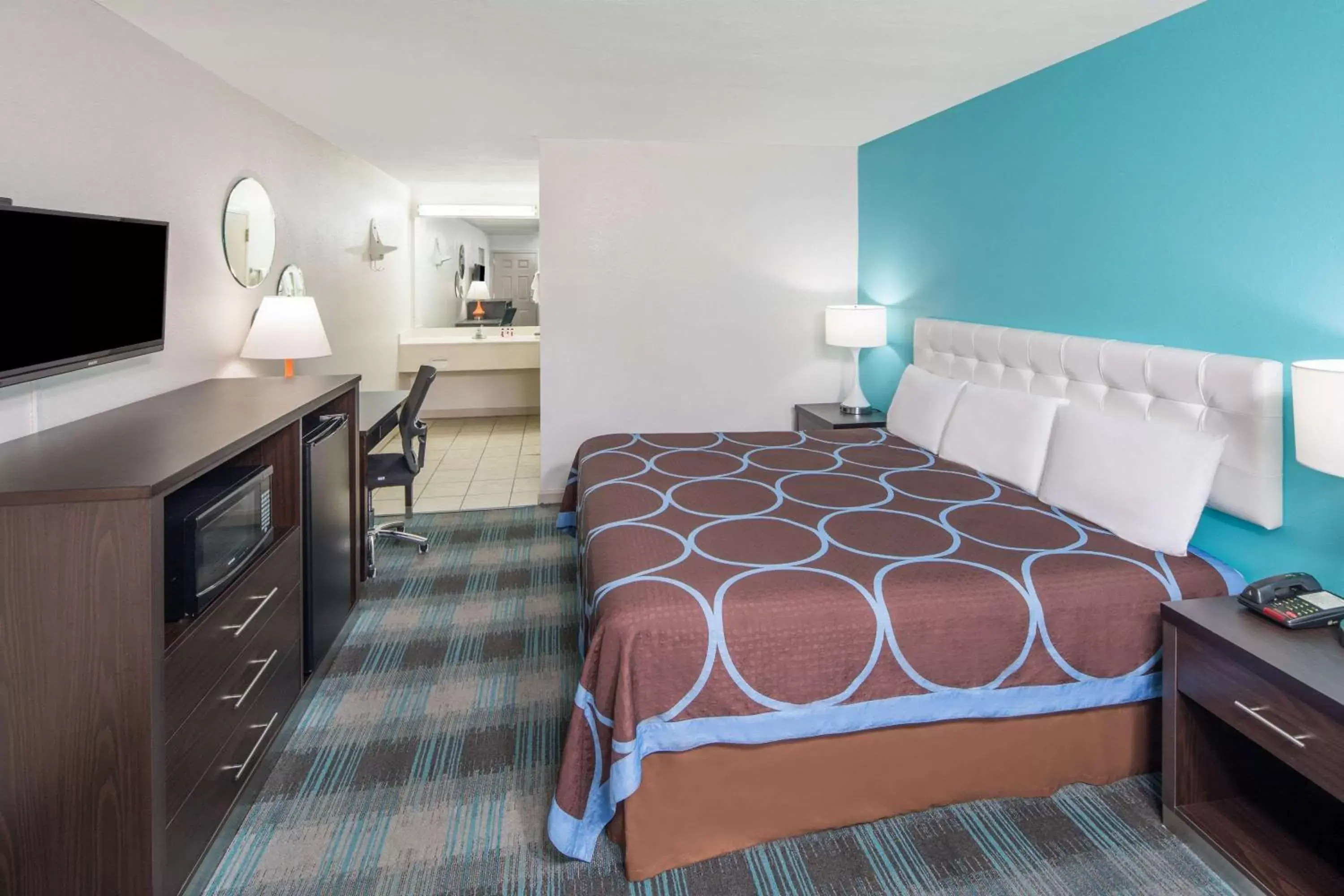 Photo of the whole room, Bed in Howard Johnson by Wyndham Vicksburg Photo of the whole room, Bed in Howard Johnson by Wyndham Vicksburg