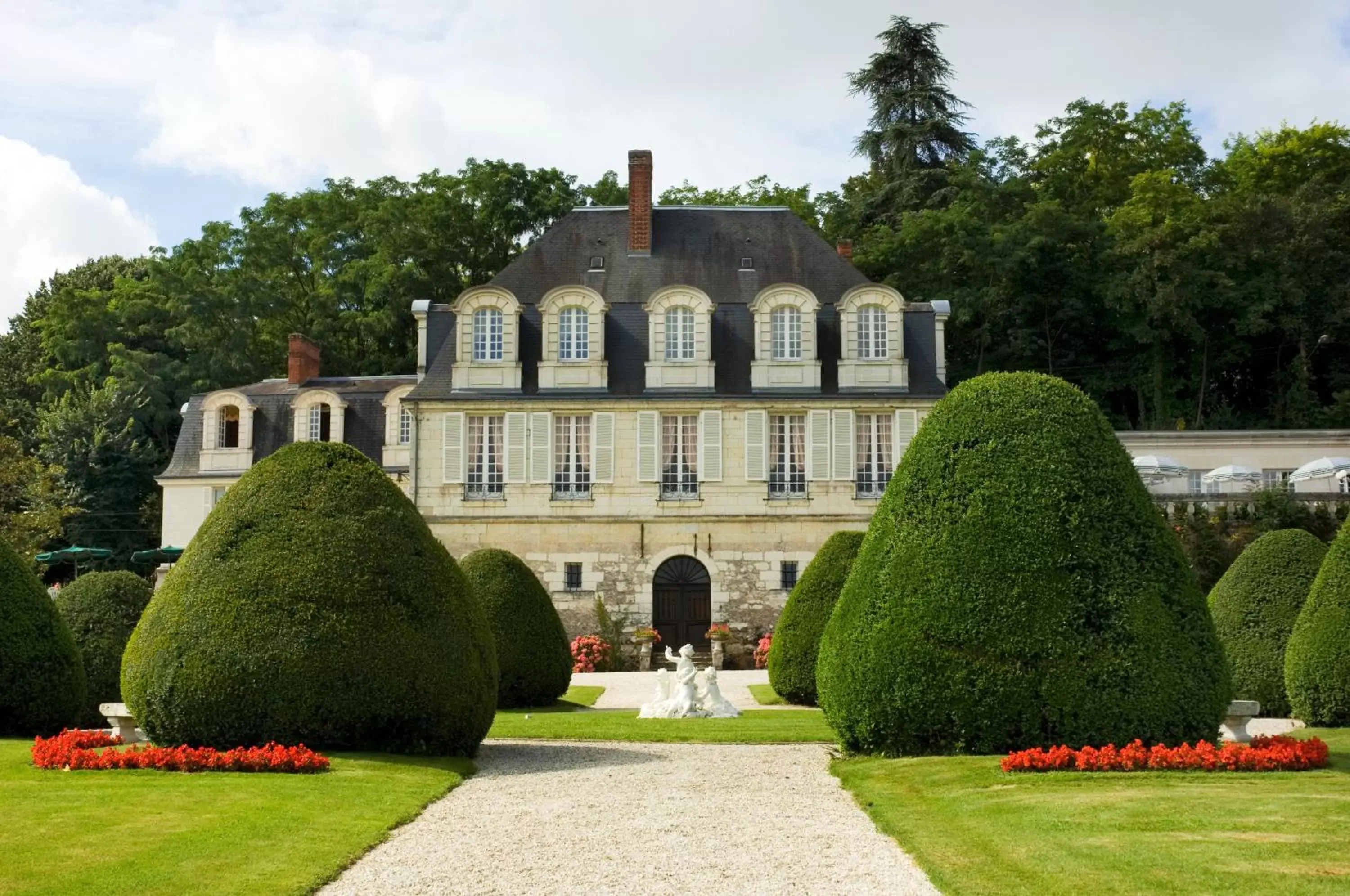 Facade/entrance, Property Building in Chateau de Beaulieu et Magnolia Spa, The Originals Relais (Relais du Silence)