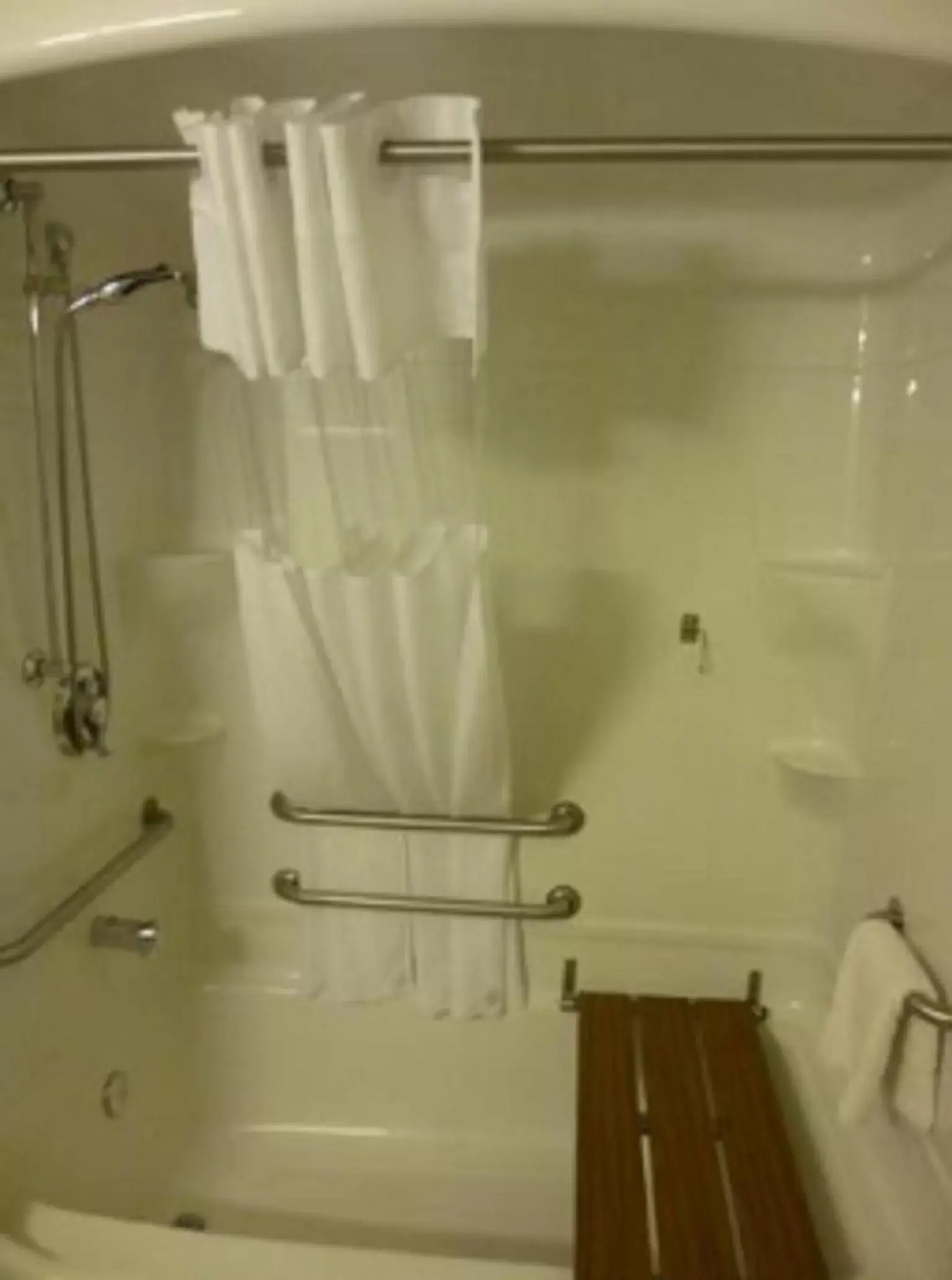 Shower, Bathroom in Quality Inn Yuba City-Marysville