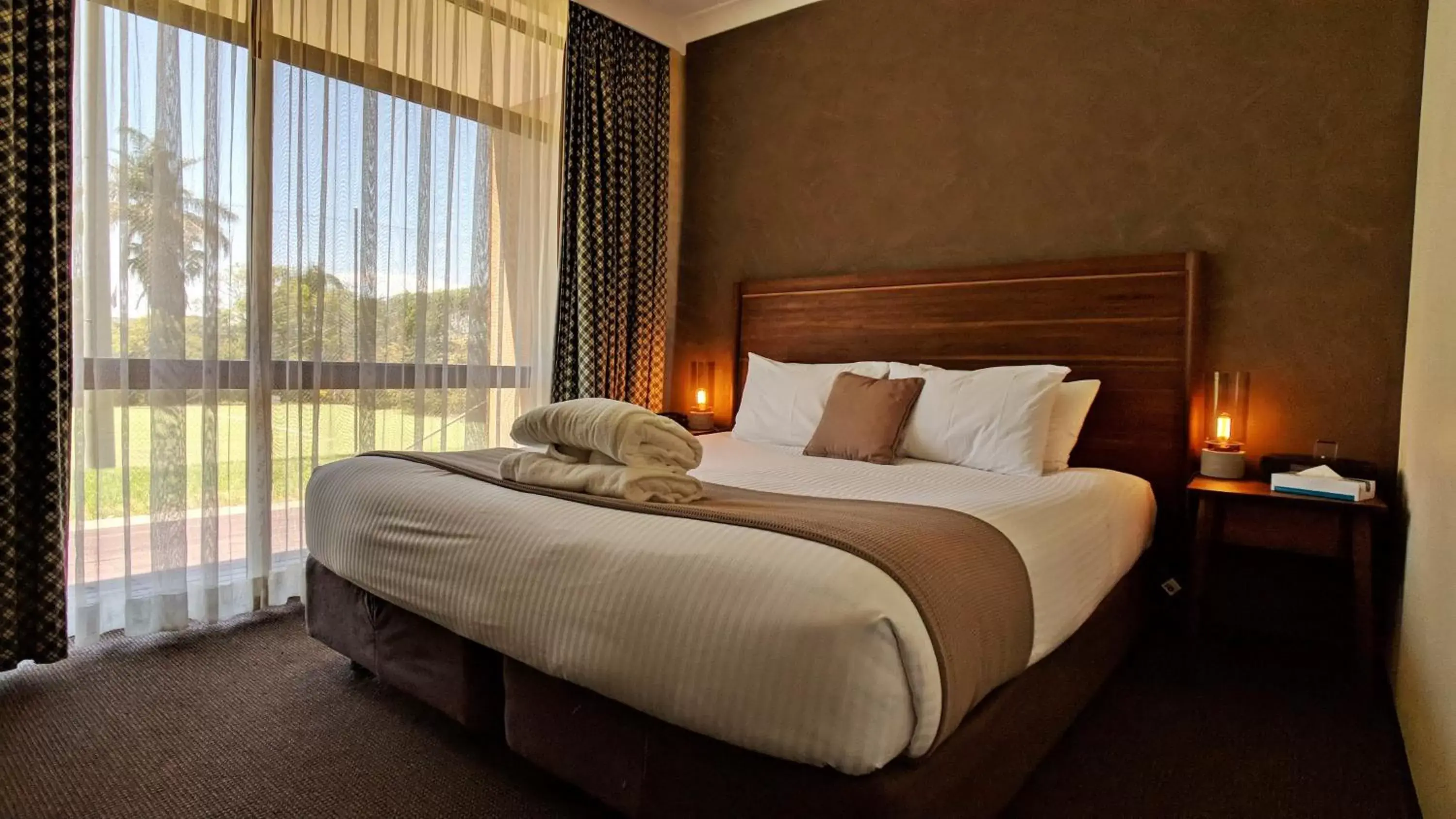 Bed in Quality Inn Dubbo International