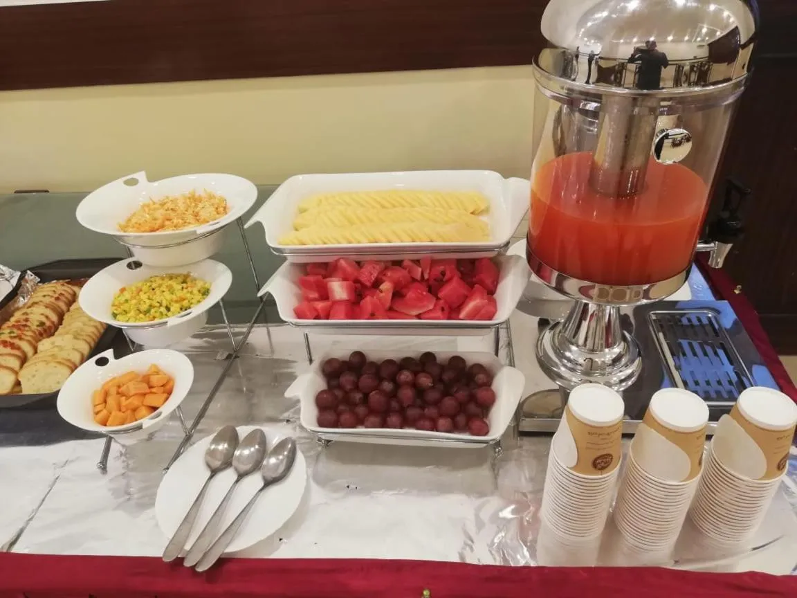 Restaurant/places to eat in Gateway Salalah hotel apartments