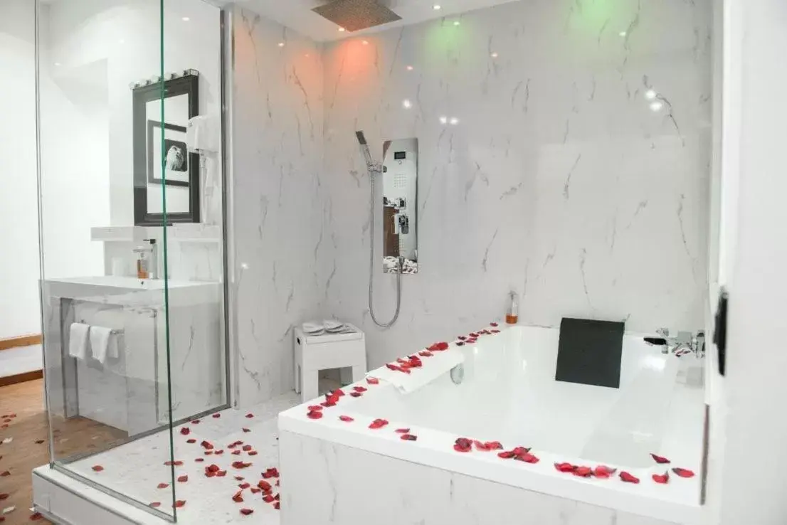 Bathroom in Villa Alba Luxury Resort