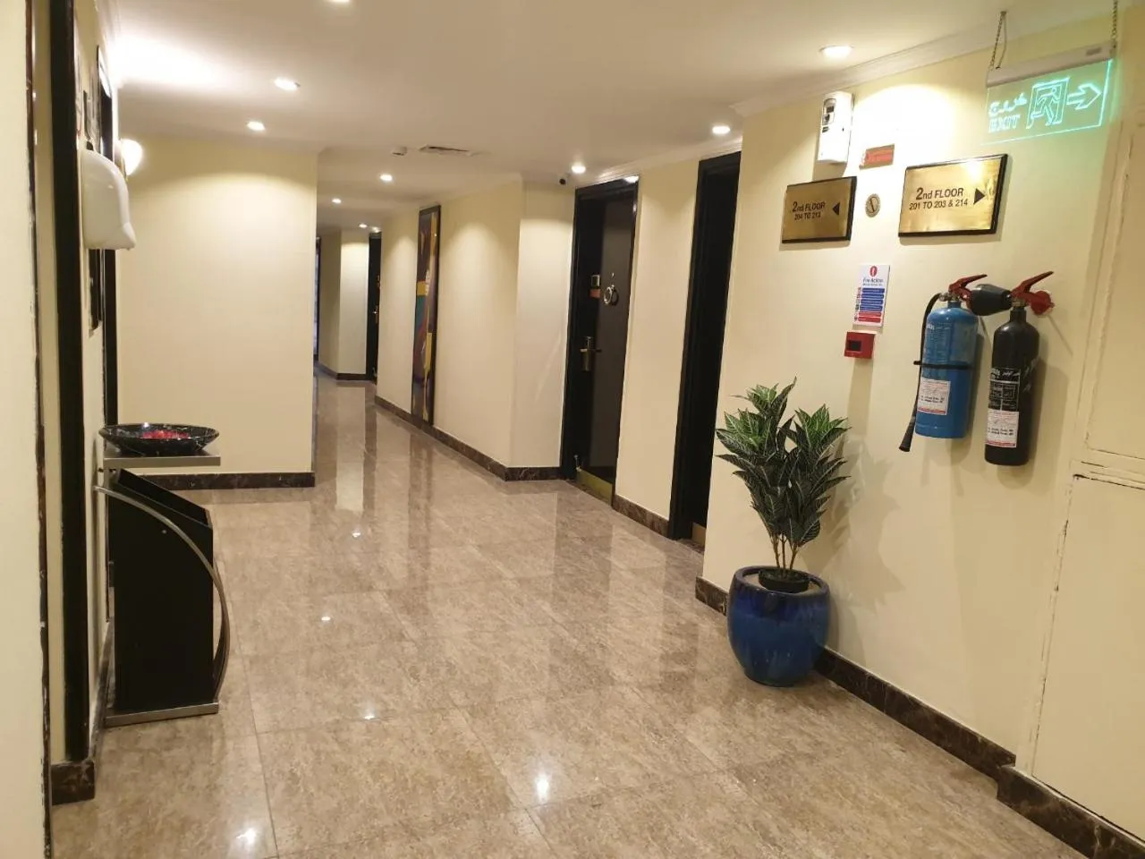 Property building in Palm Beach Hotel