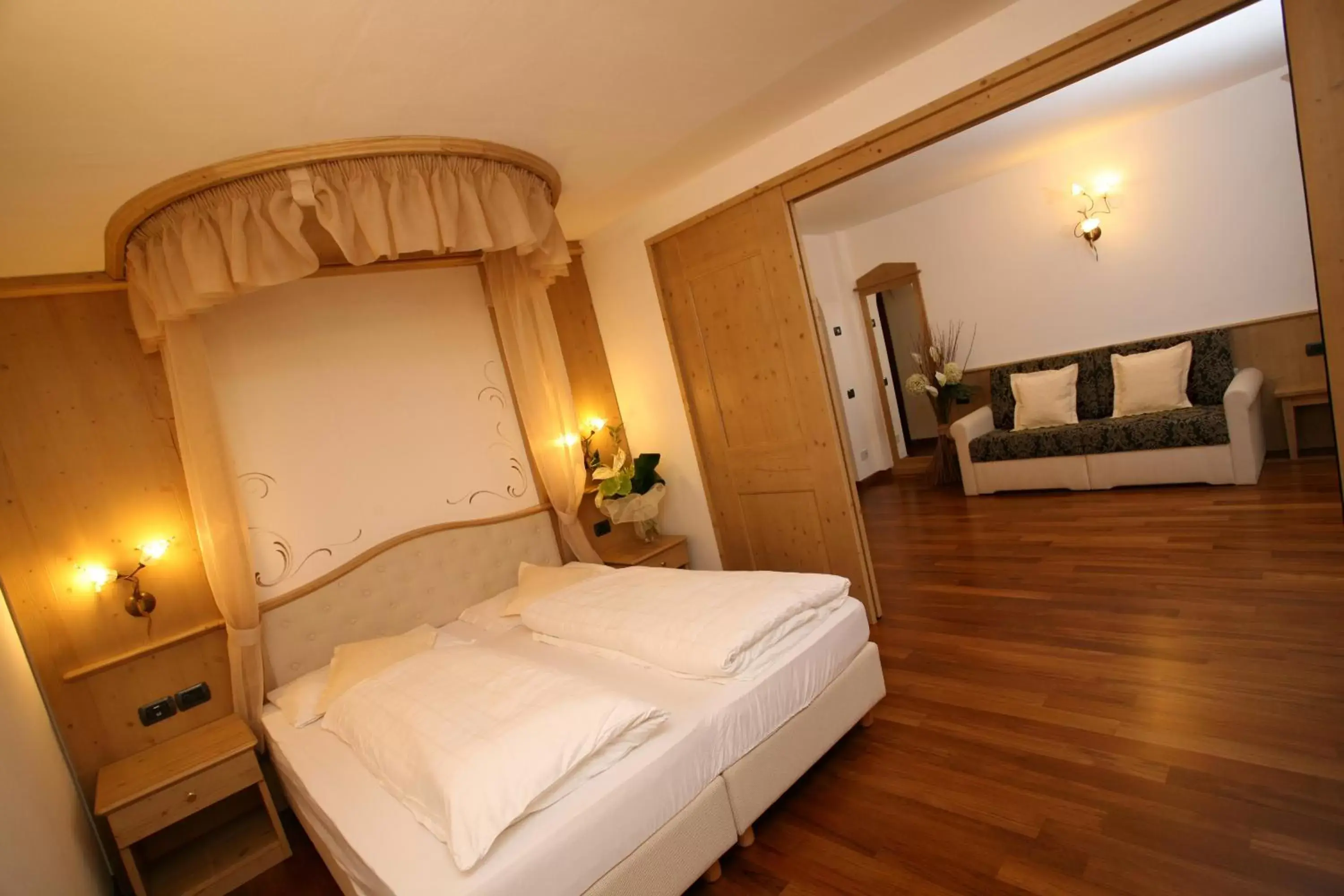 Bed in Hotel Shandranj