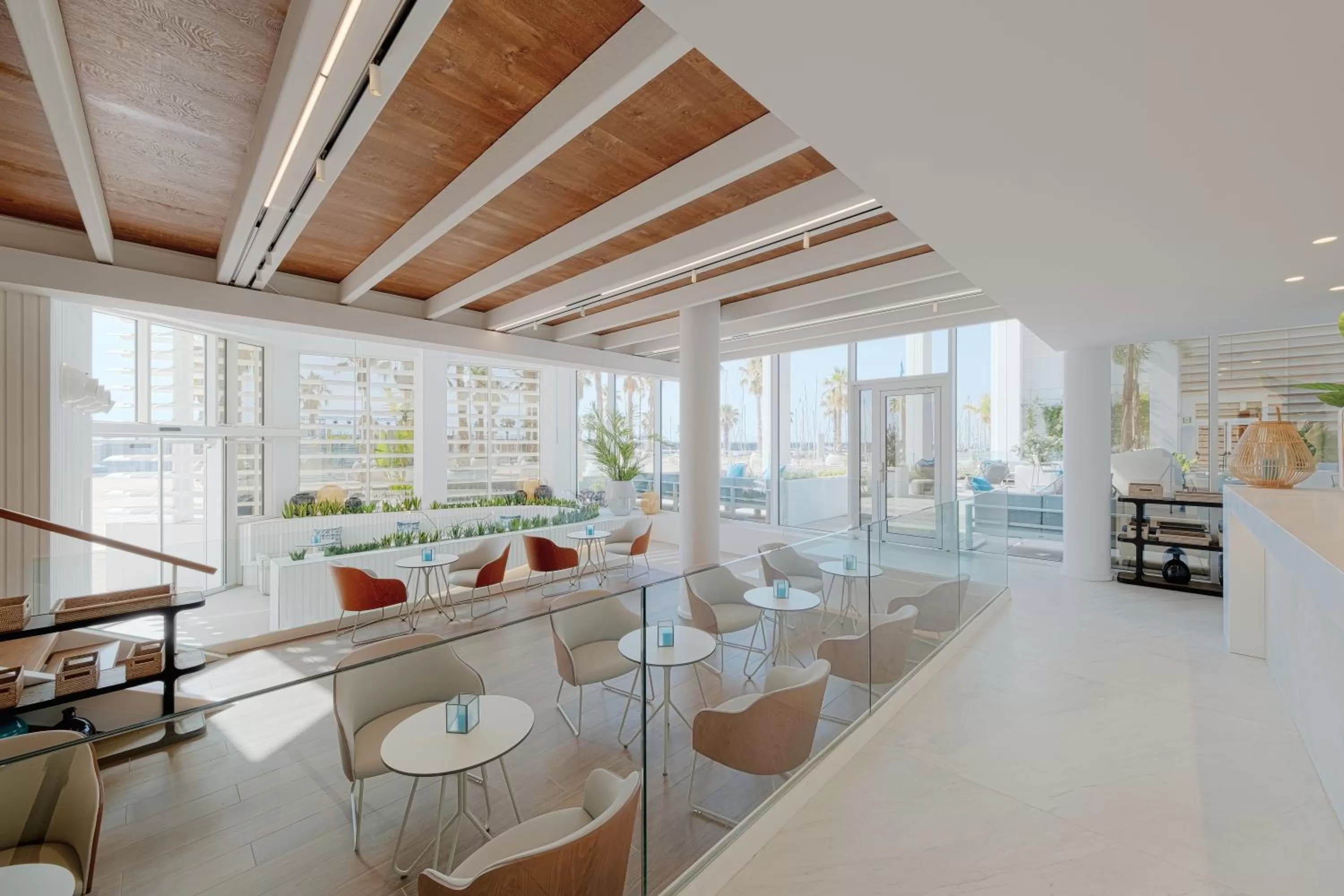 Lounge or bar in Hotel Marina Badalona