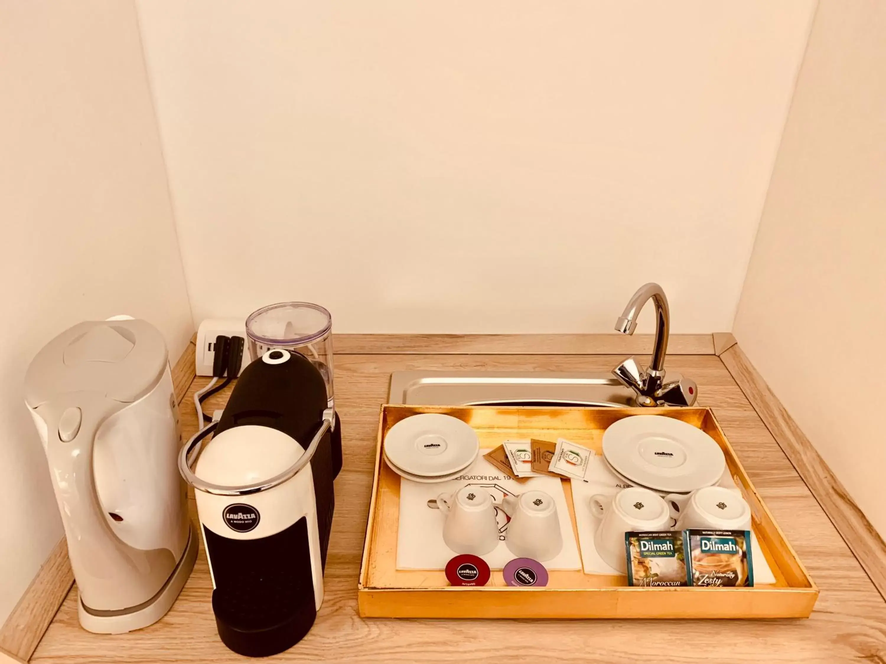 Coffee/tea facilities, Bathroom in Palazzo Otello 1847 Wellness & Spa