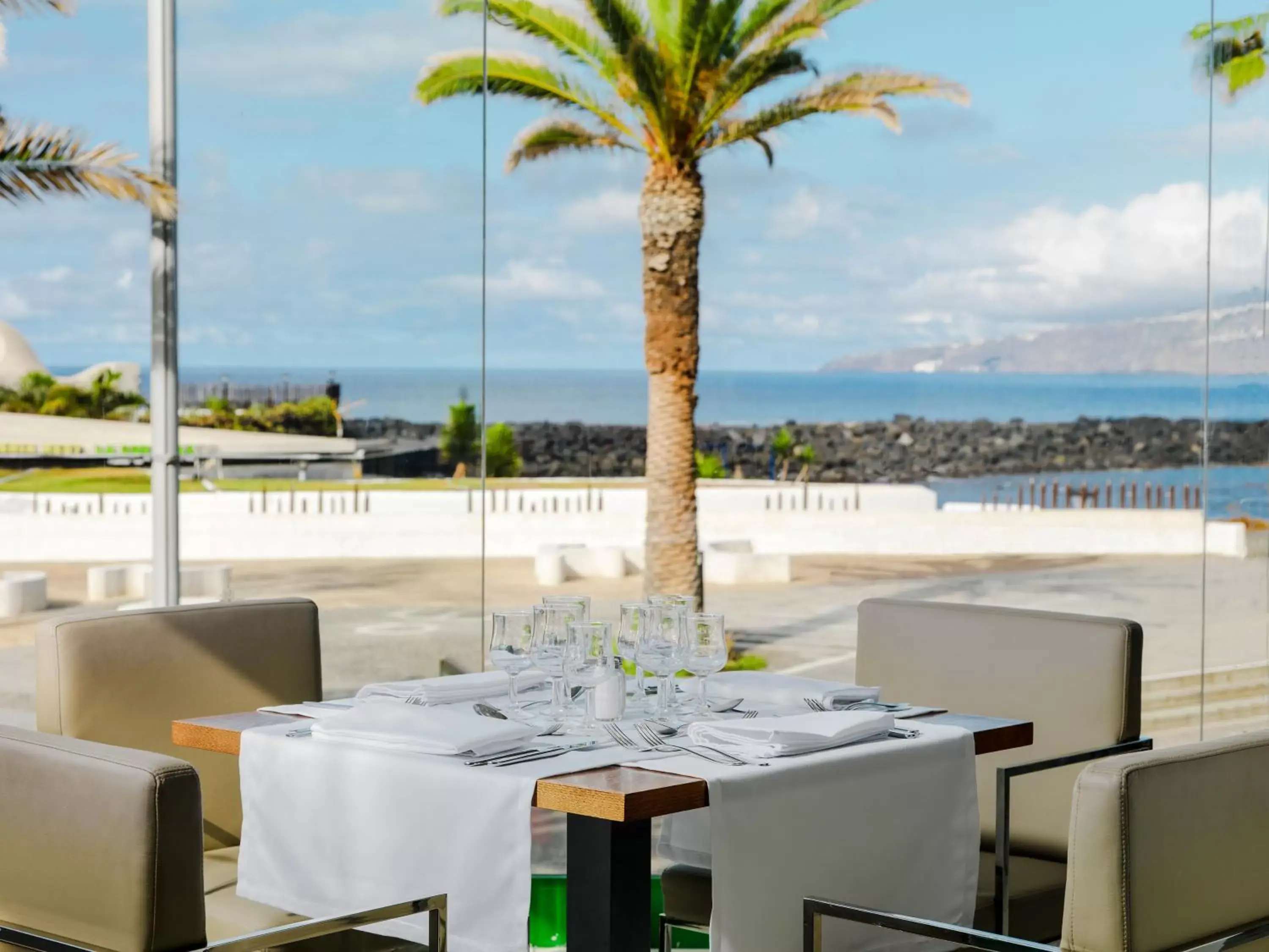 Restaurant/Places to Eat in H10 Tenerife Playa
