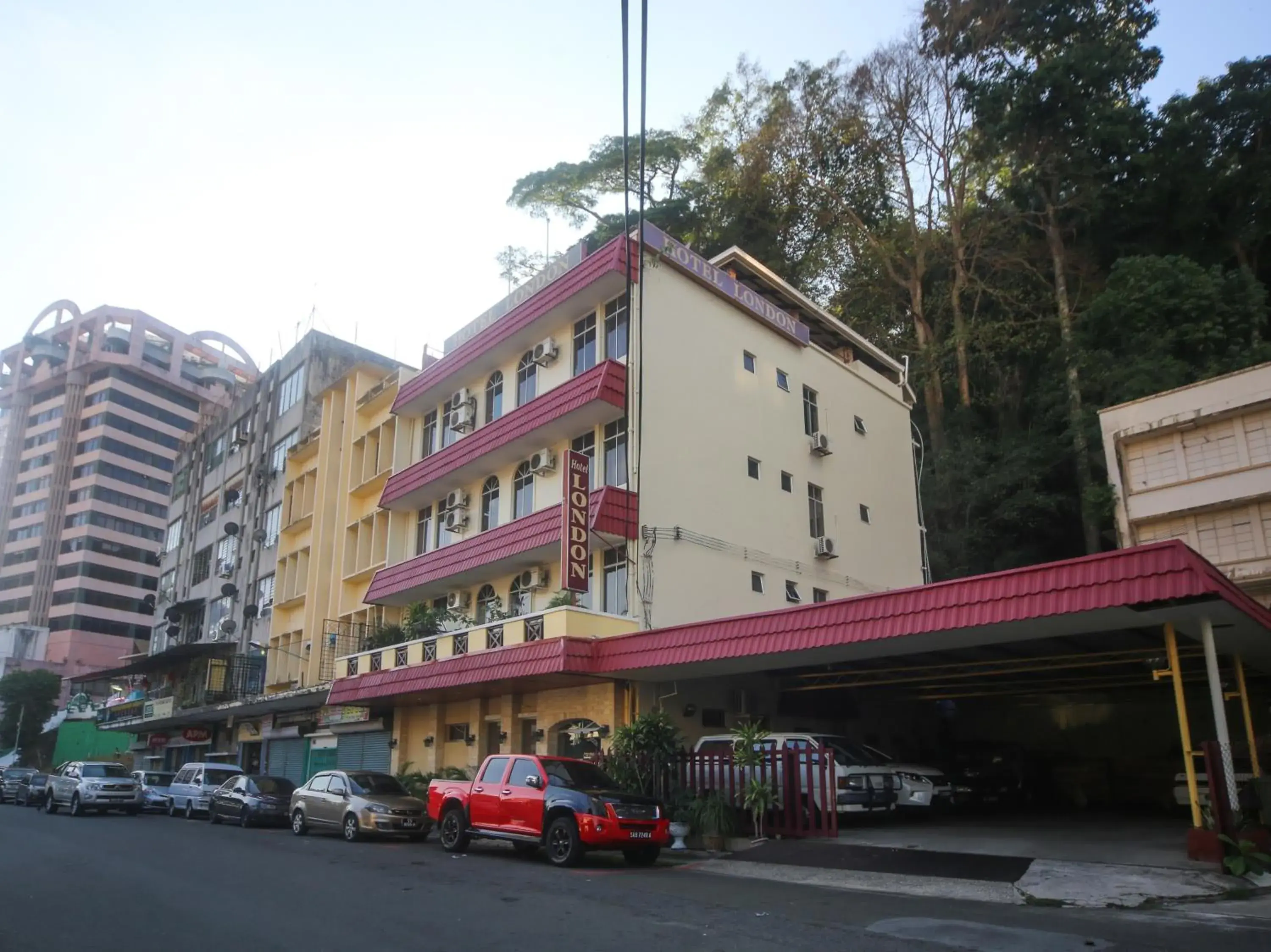 Facade/entrance, Property Building in OYO 1027 Hotel London