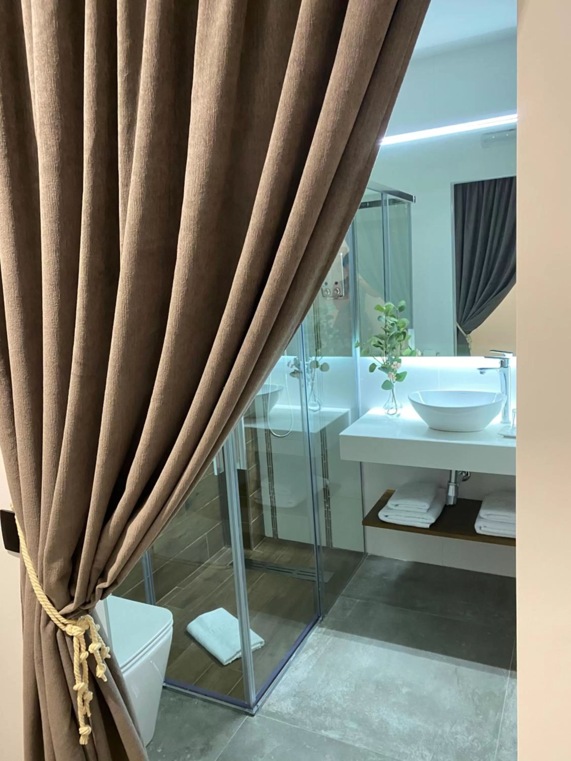 Bathroom, Bed in HOTEL Boutique ÁNGEL