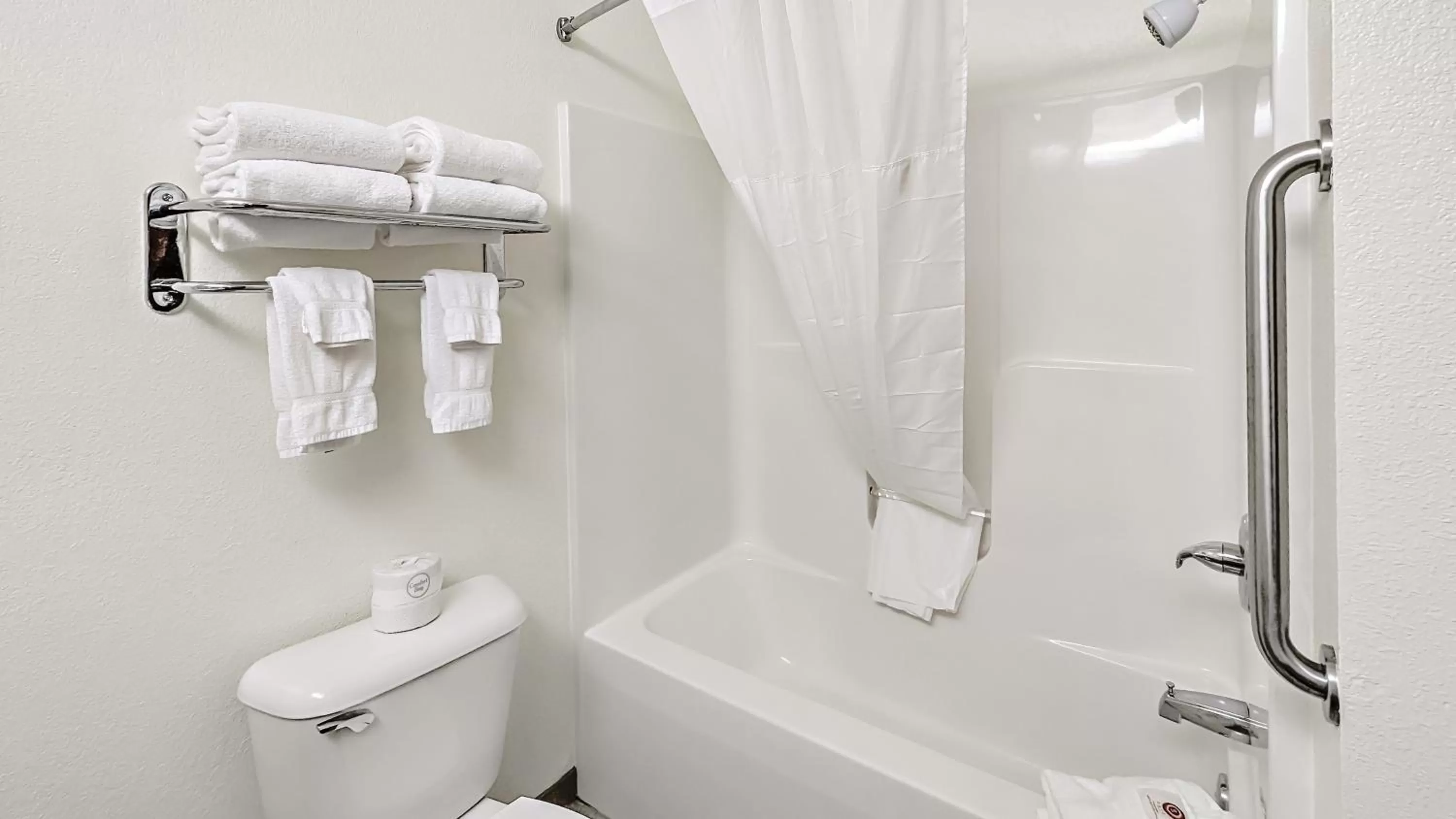 Bathroom in Estherville Hotel & Suites