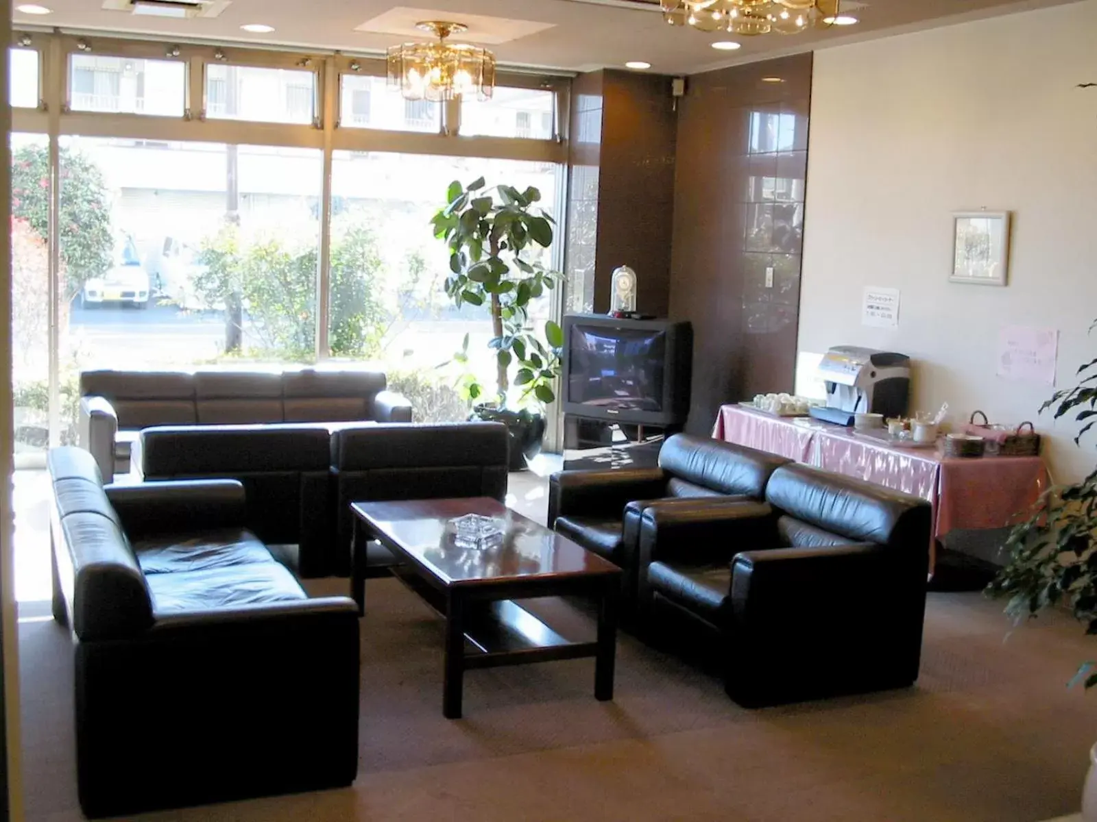 Communal lounge/ TV room, Lobby/Reception in Hotel Route-Inn Ageo