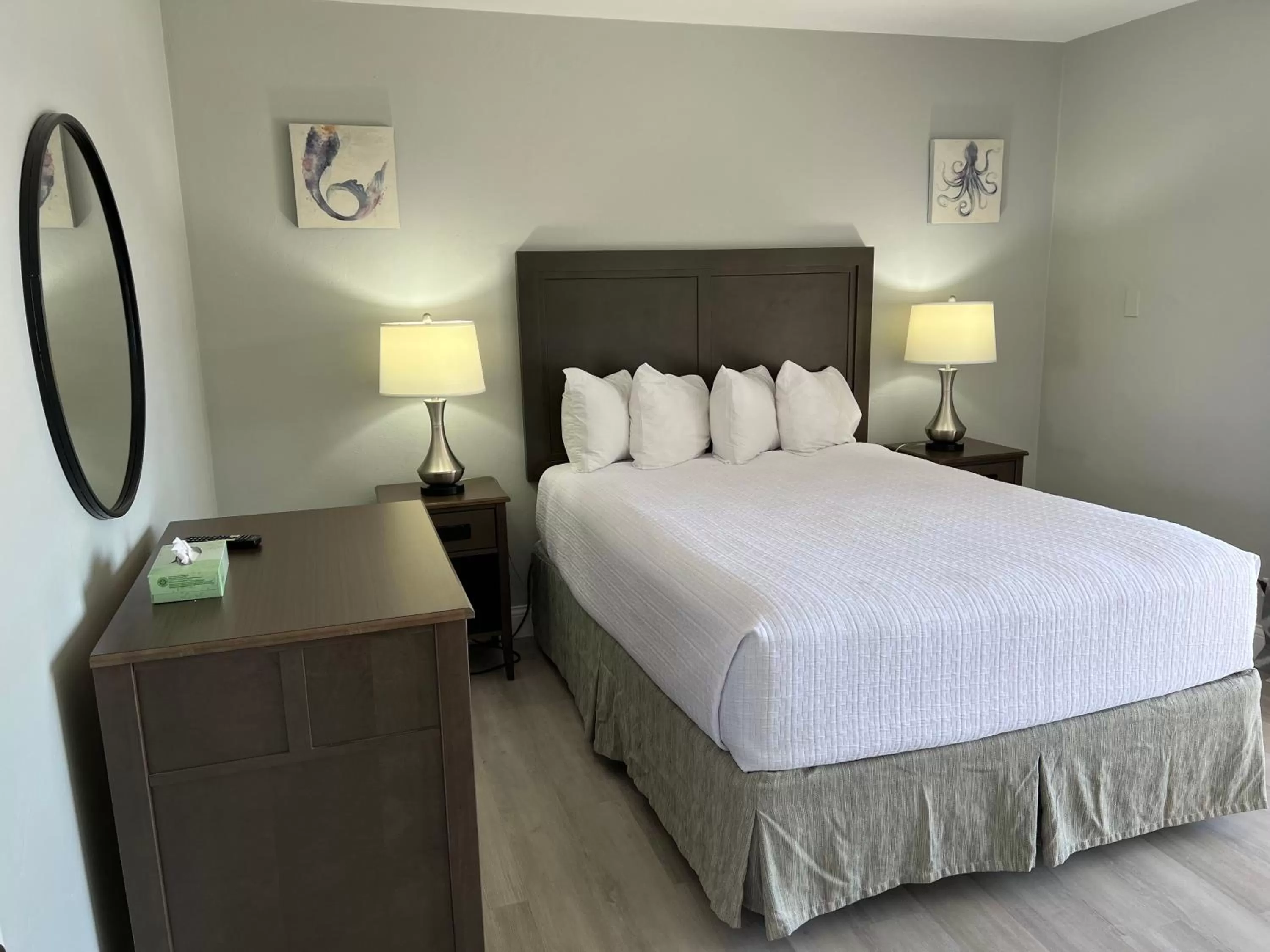 Bed in Marco Island Lakeside Inn