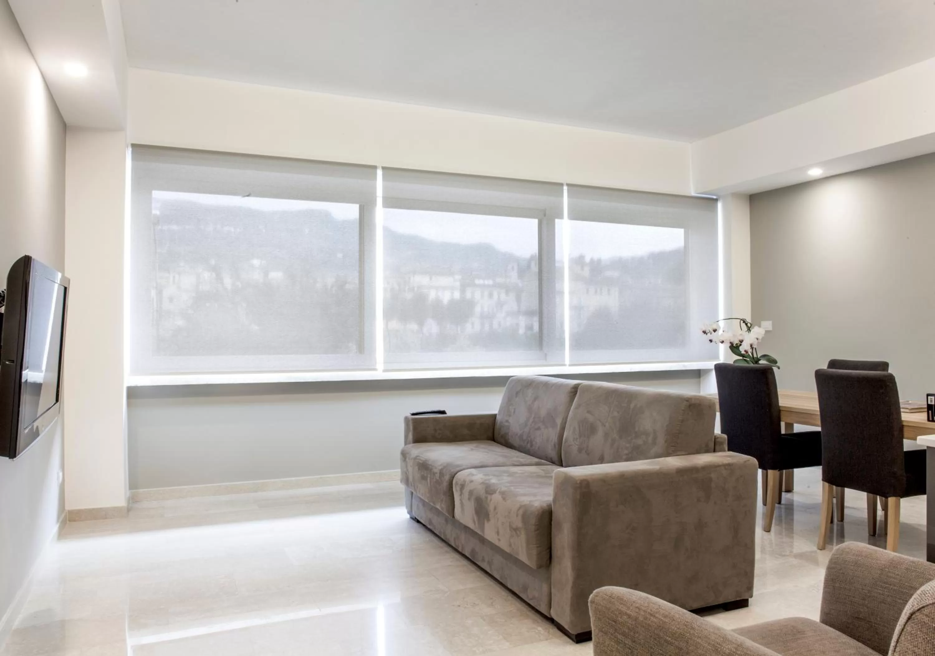 Communal lounge/ TV room in B&B Tufilla