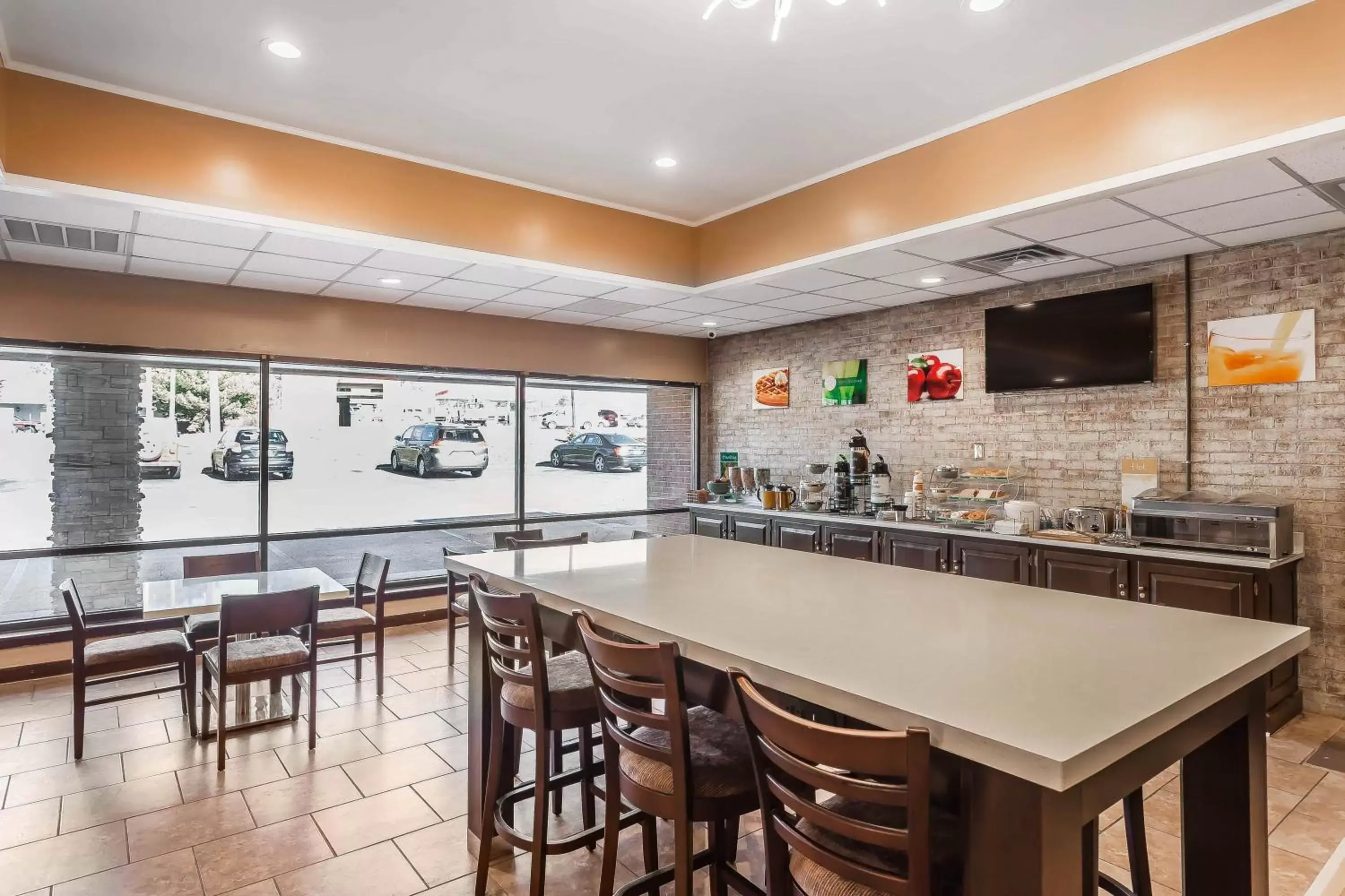 Continental breakfast, Restaurant/Places to Eat in Quality Inn South Boston - Danville East