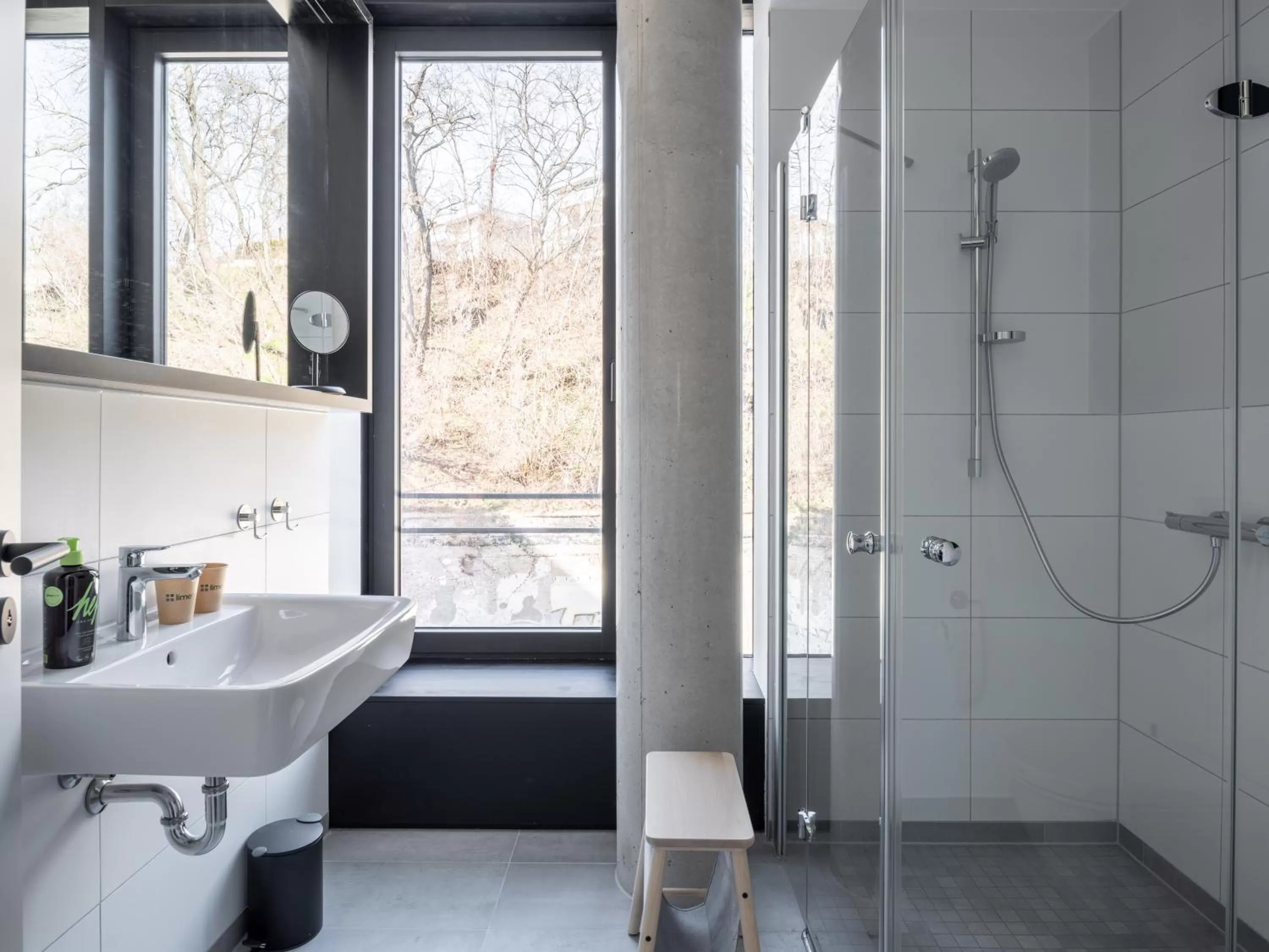 Shower in Limehome Erfurt Maximilian Welsch Str