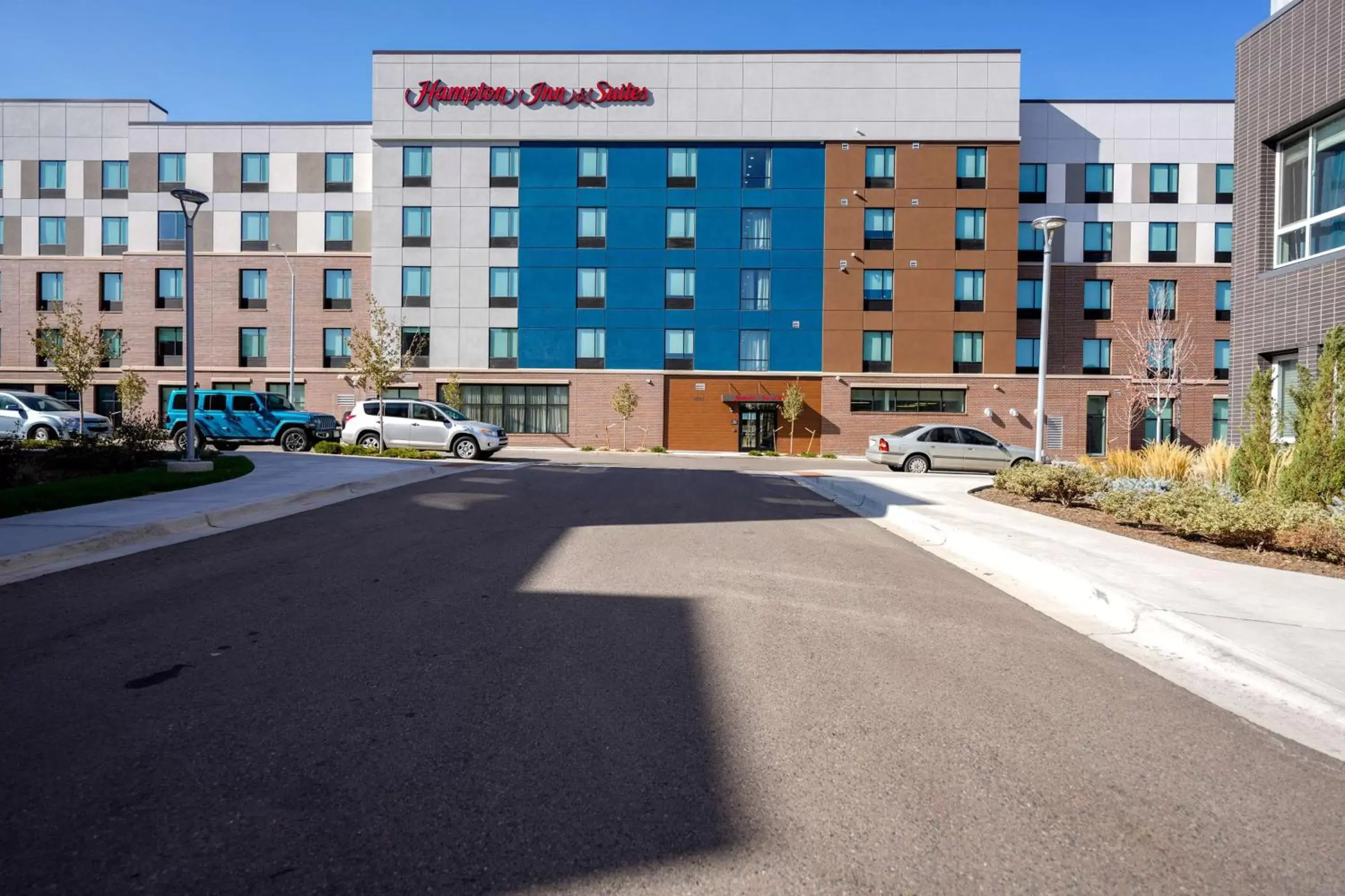 Property Building in Hampton Inn & Suites Aurora South, Co