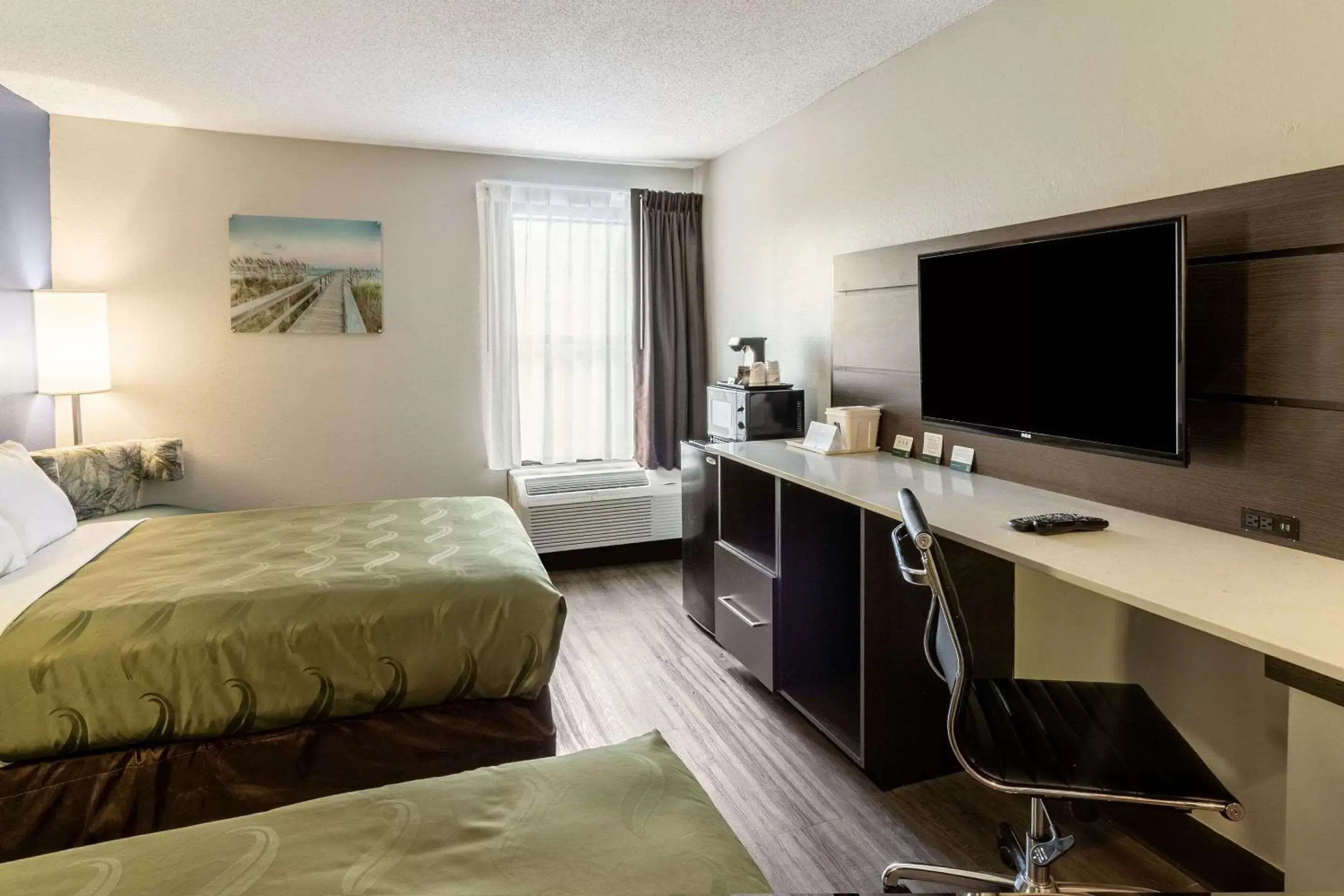 Photo of the whole room, TV/Entertainment Center in Quality Inn near MCAS Cherry Point