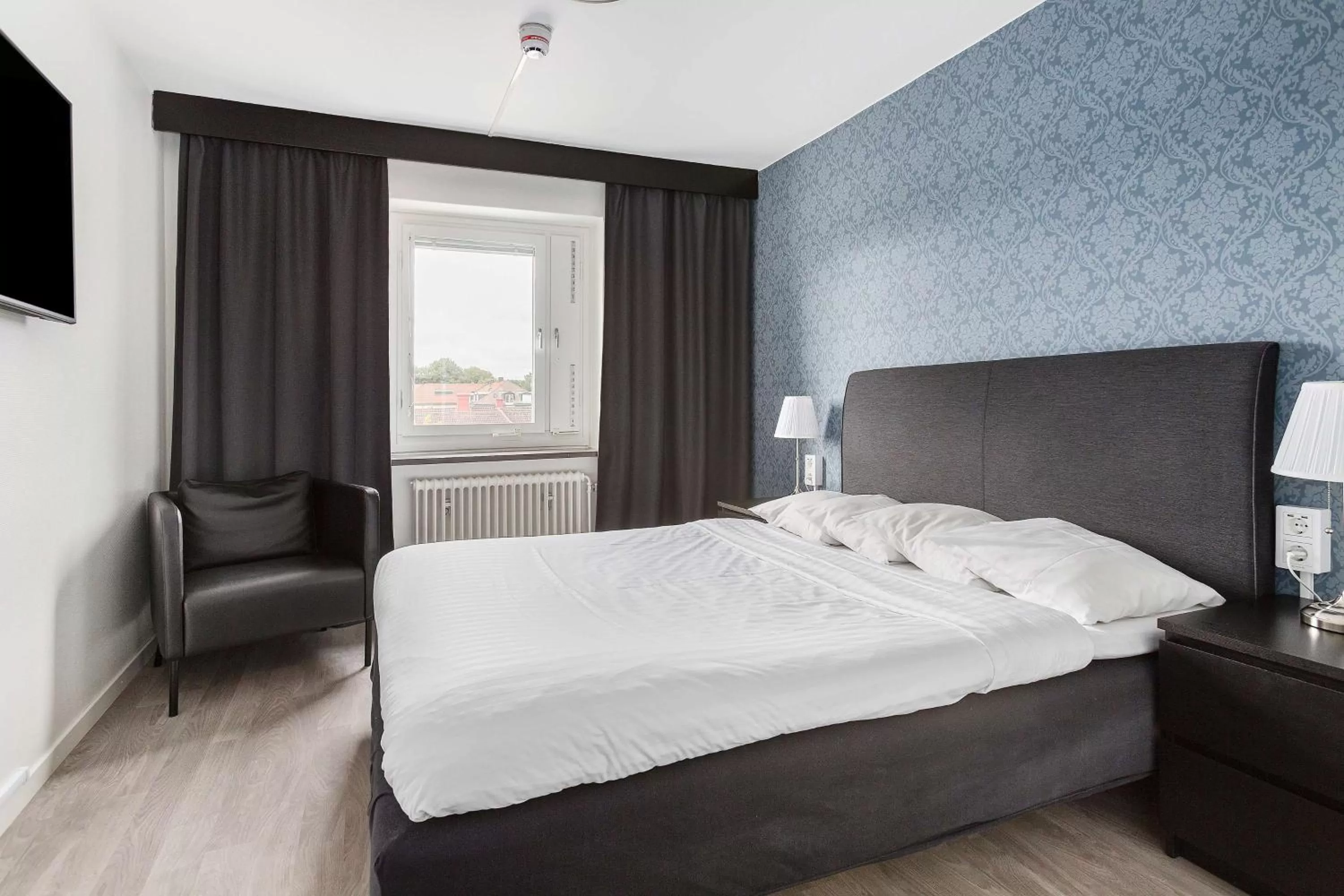 Bedroom, Bed in Best Western Hotel Tranas Statt