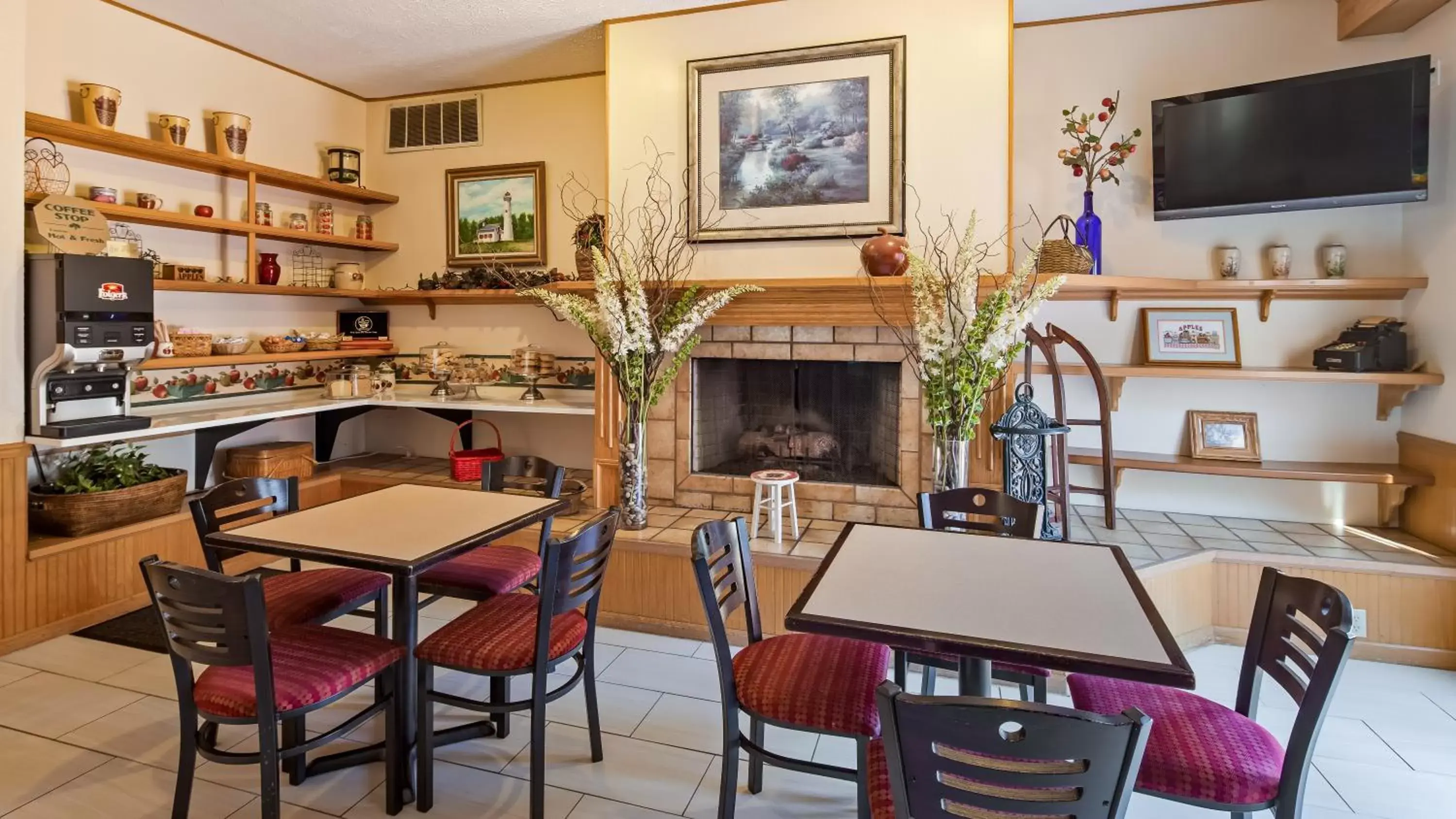 Dining area, Restaurant/Places to Eat in Apple Tree Inn; SureStay Collection by Best Western