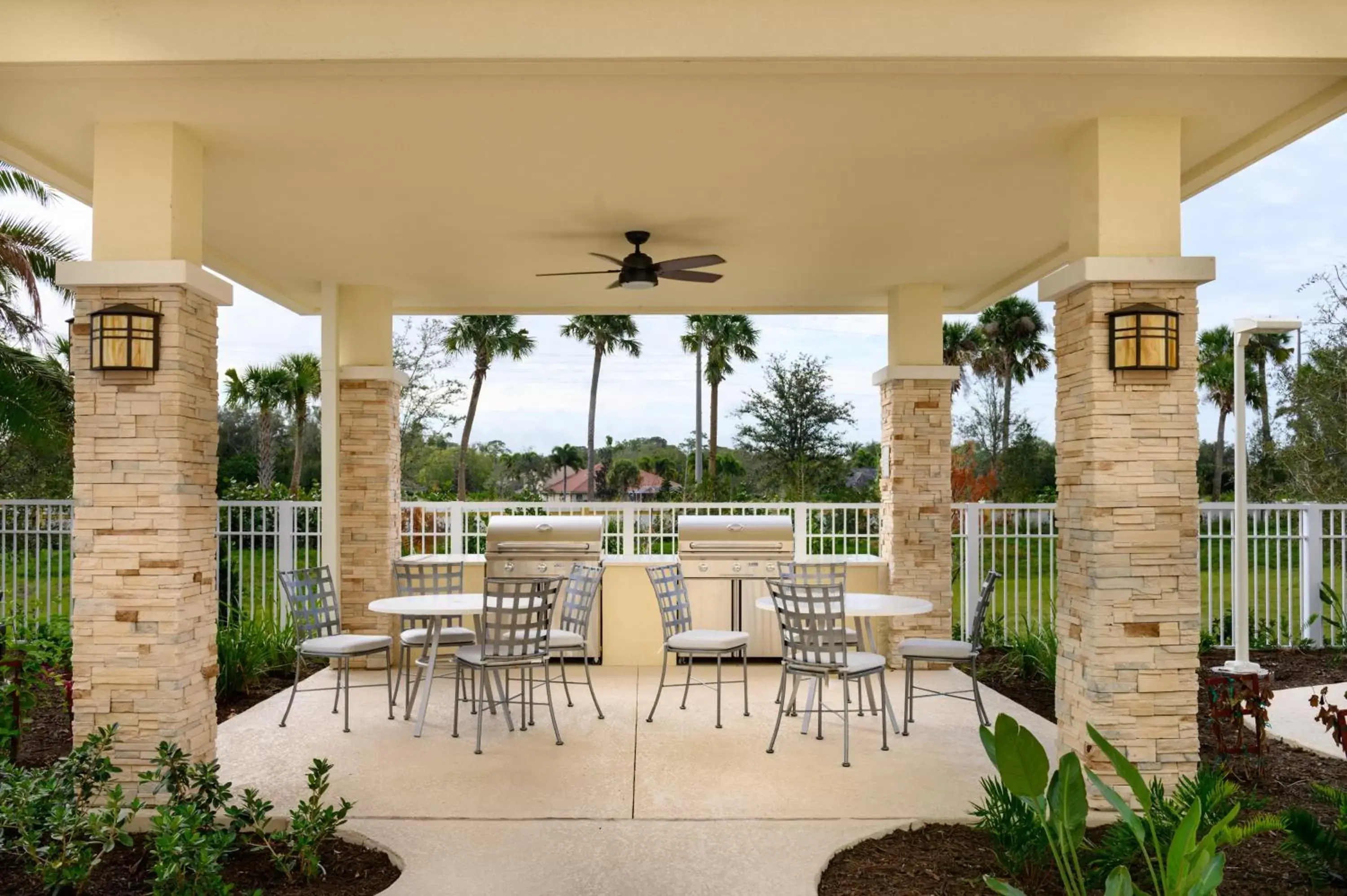 Lobby or reception in Staybridge Suites - Vero Beach, an IHG Hotel