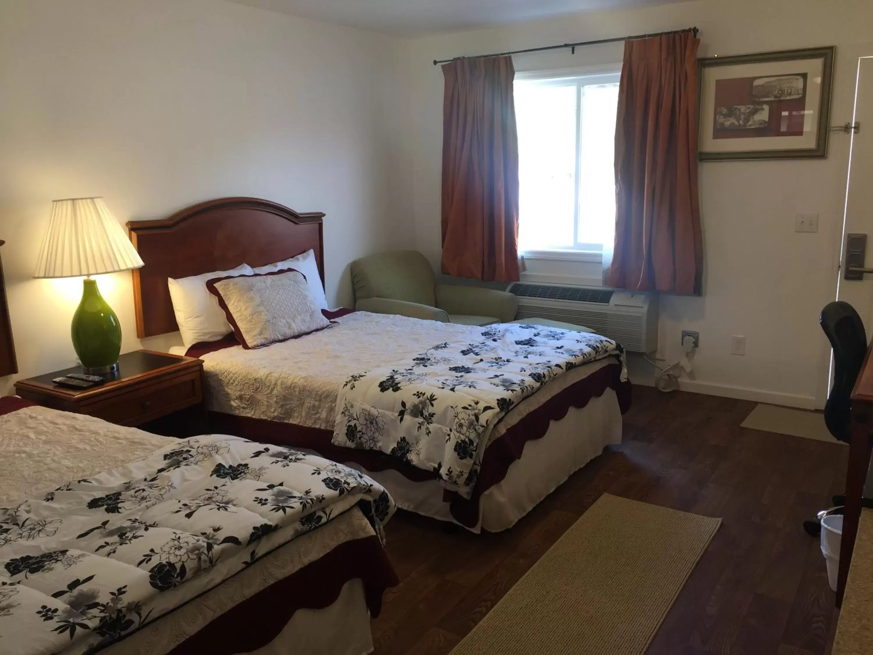 Bed in Apple Inn and Suites Cooperstown Area