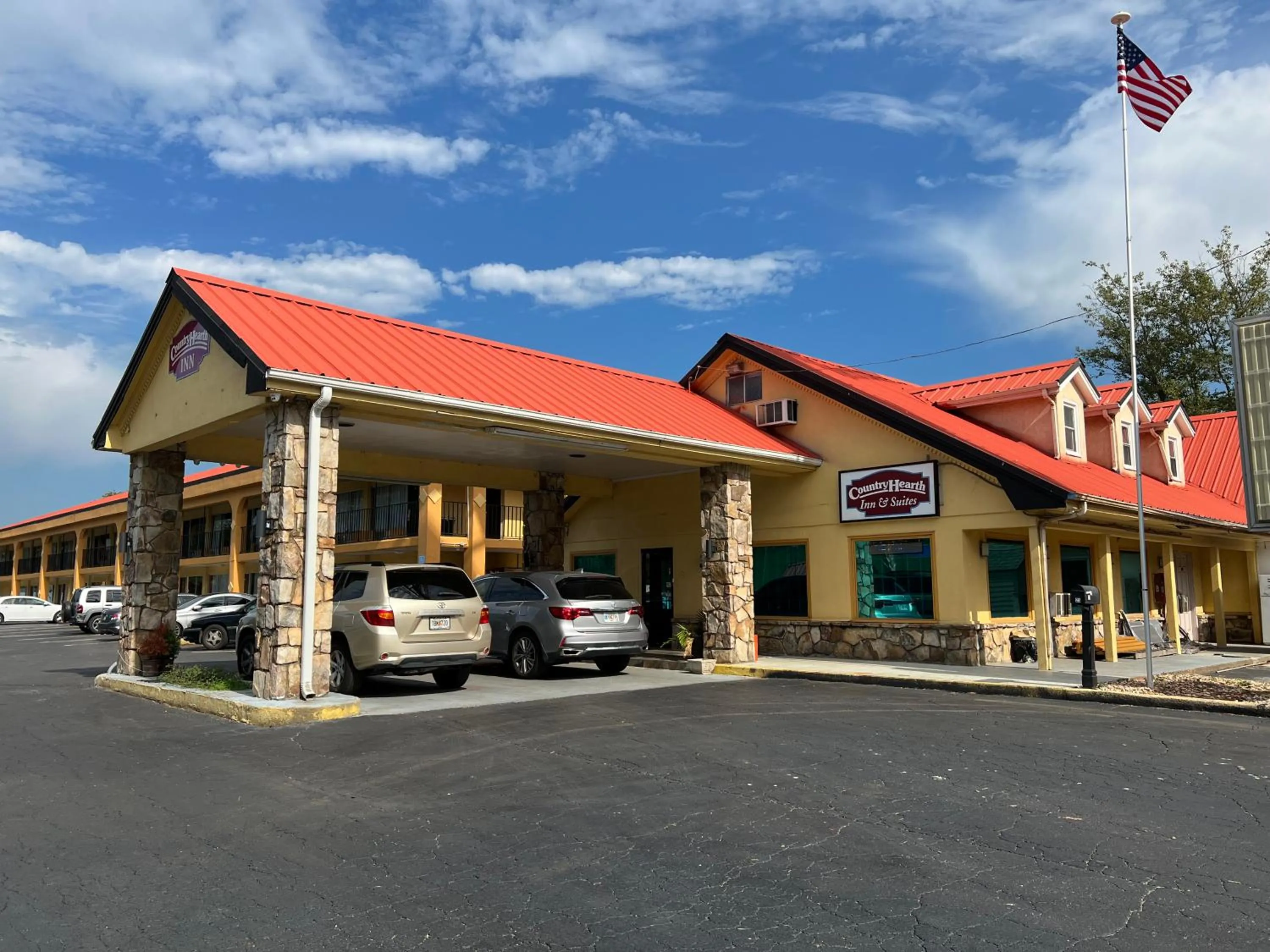 Property building in Country Hearth Inn & Suites Cartersville