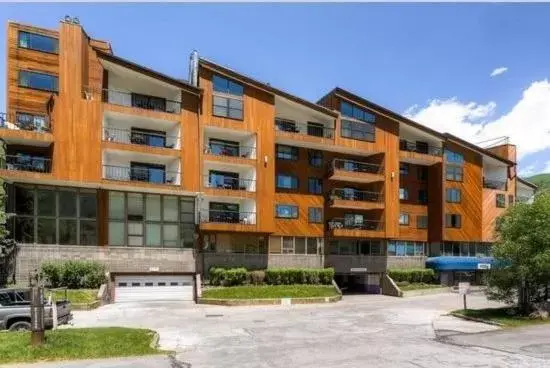 Facade/entrance, Property Building in Vail Run Resort