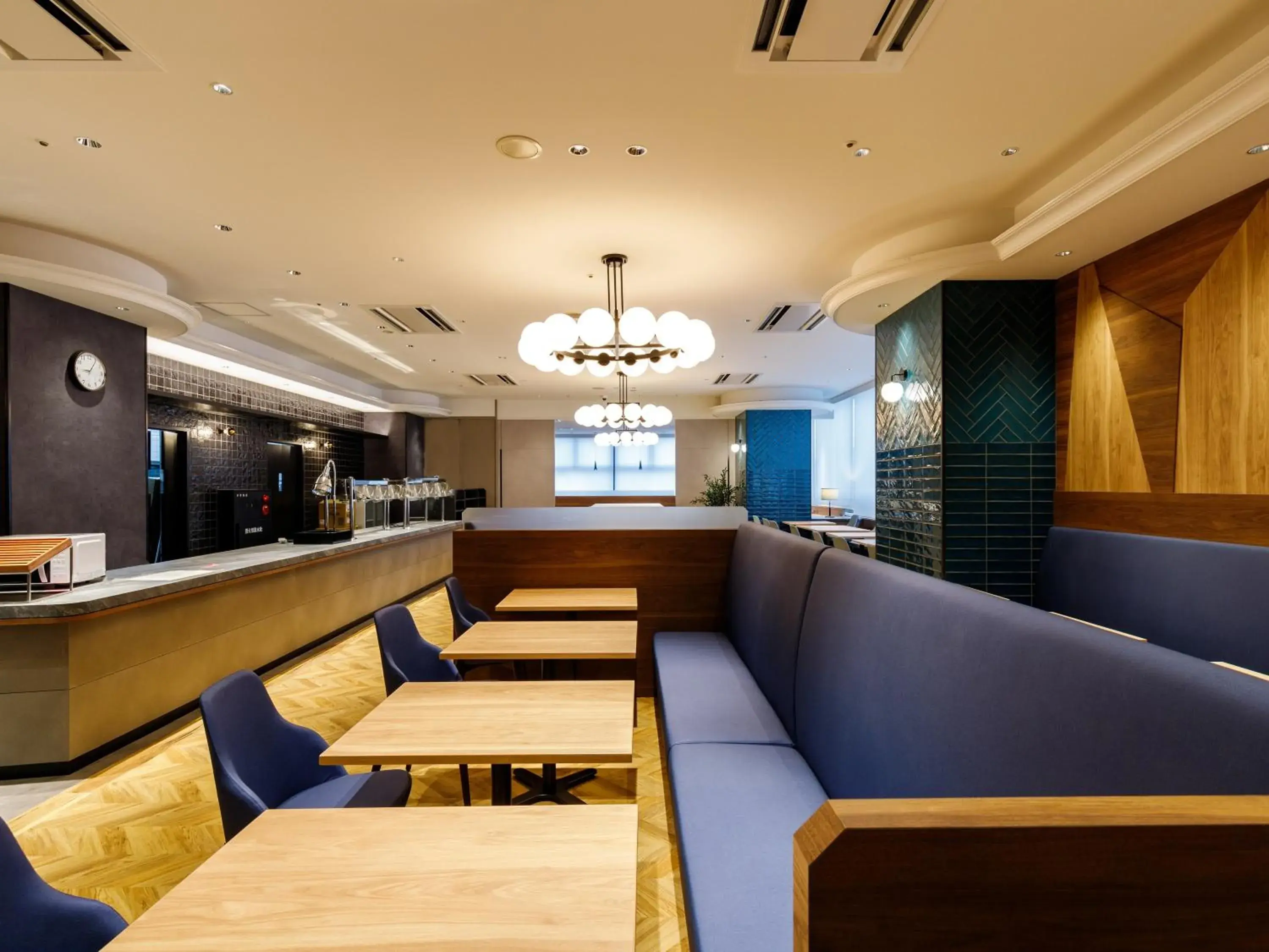Restaurant/places to eat, Lounge/Bar in Apa Hotel Toyama