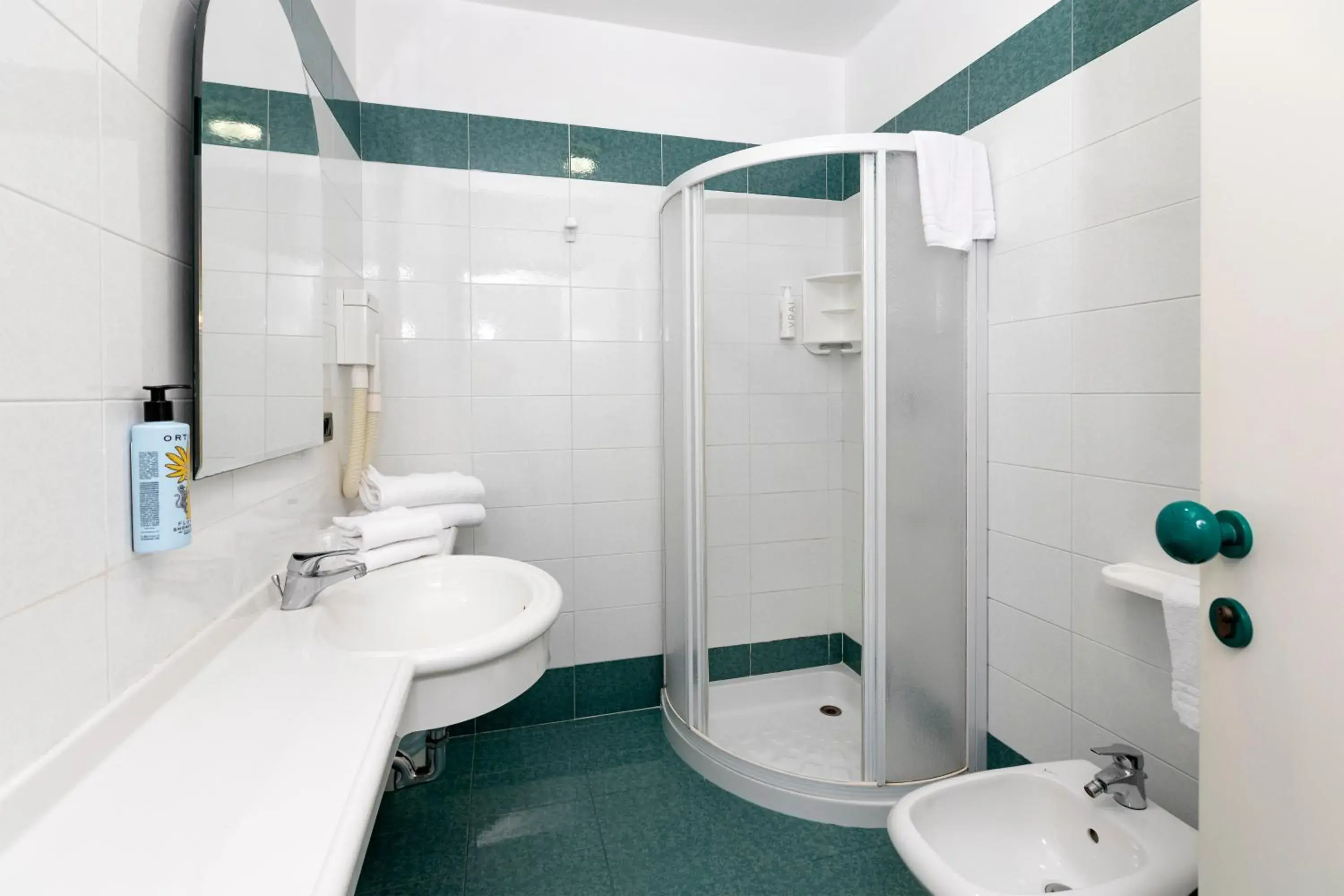 Shower, Bathroom in Hotel Falcone