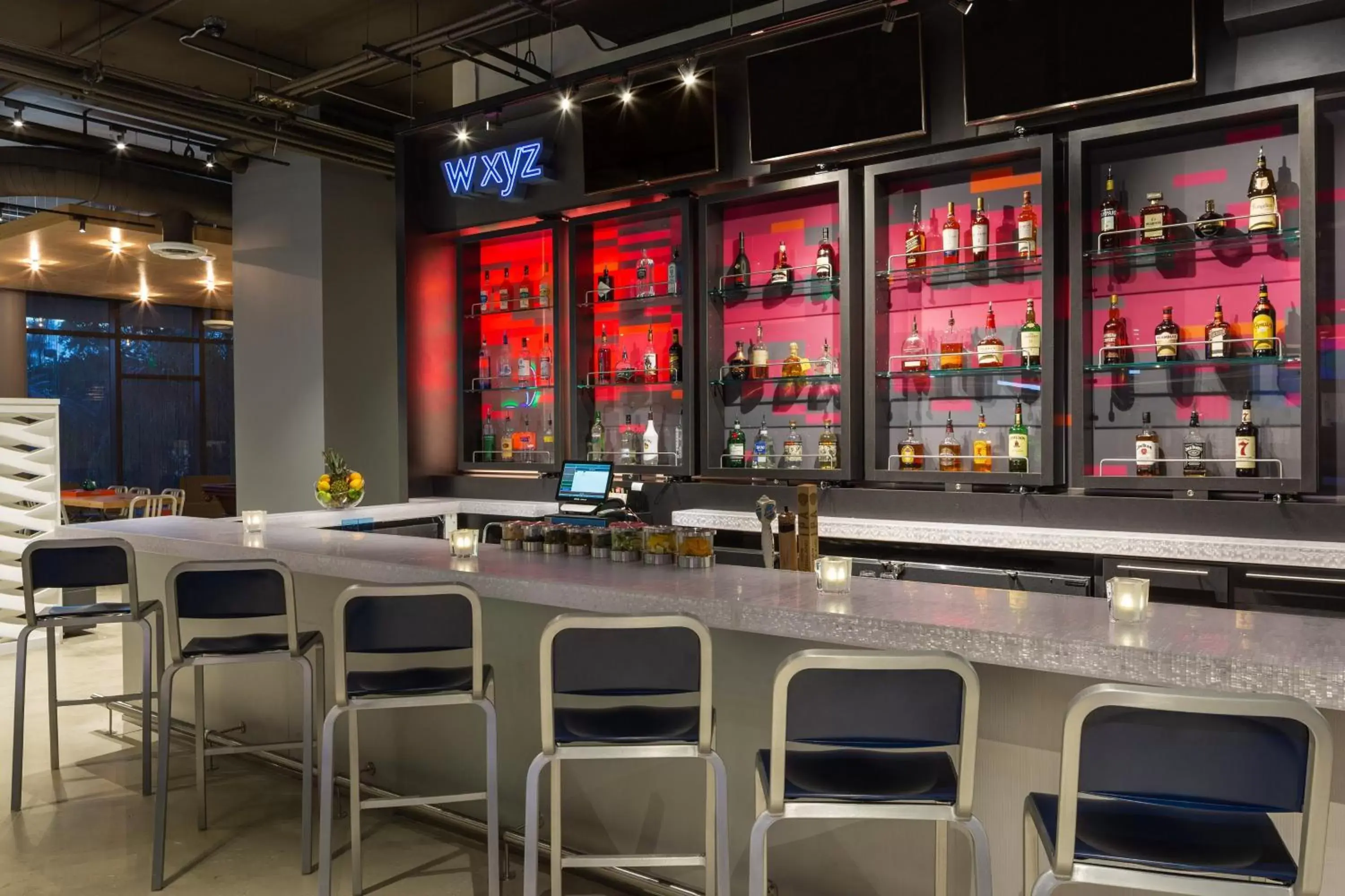 Lounge or bar in Aloft Miami Aventura