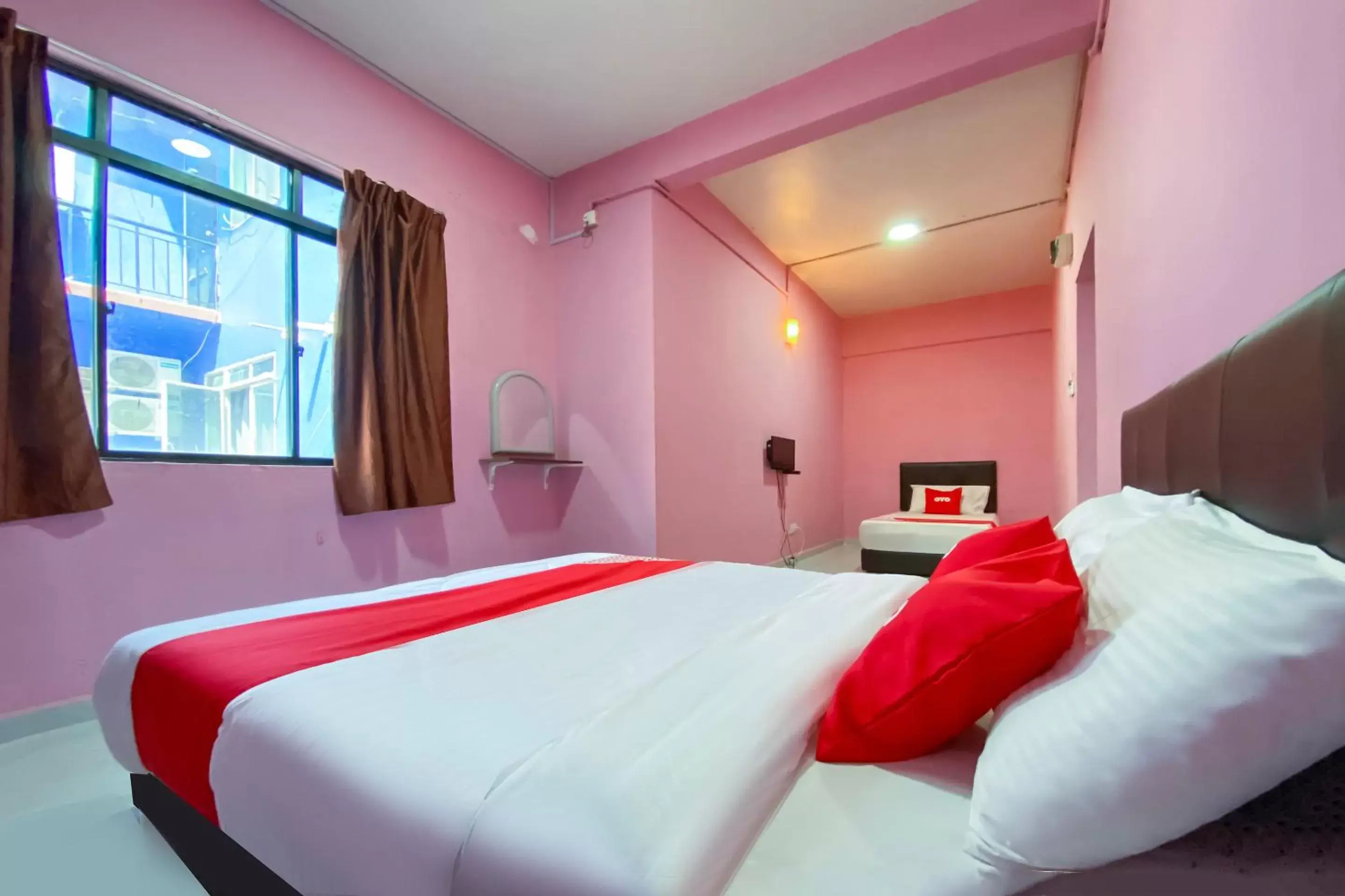 Bedroom, Bed in Super OYO 90039 Coop Hotel Kangar