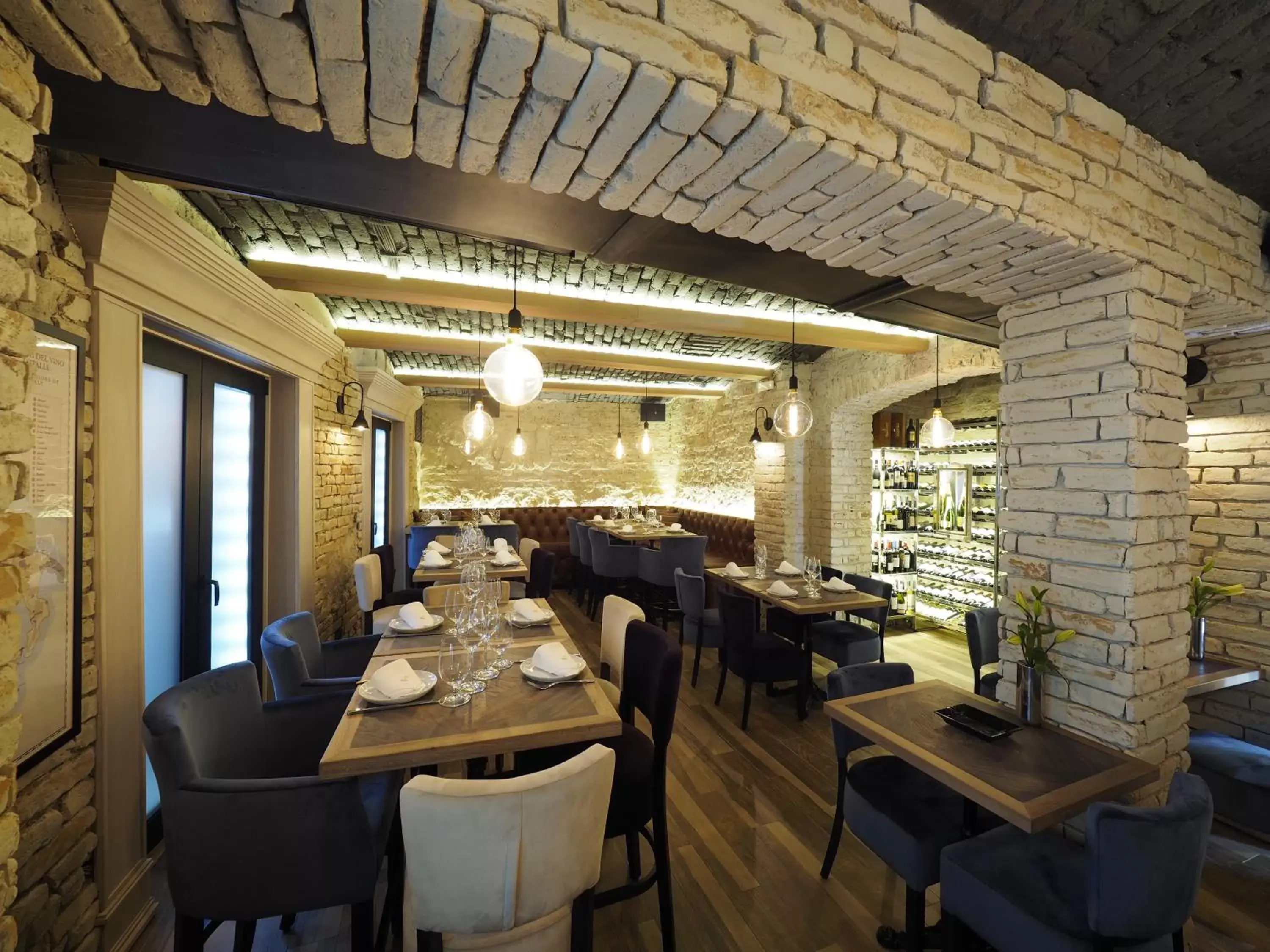 Food and drinks, Restaurant/Places to Eat in Garni Hotel Le Petit Piaf