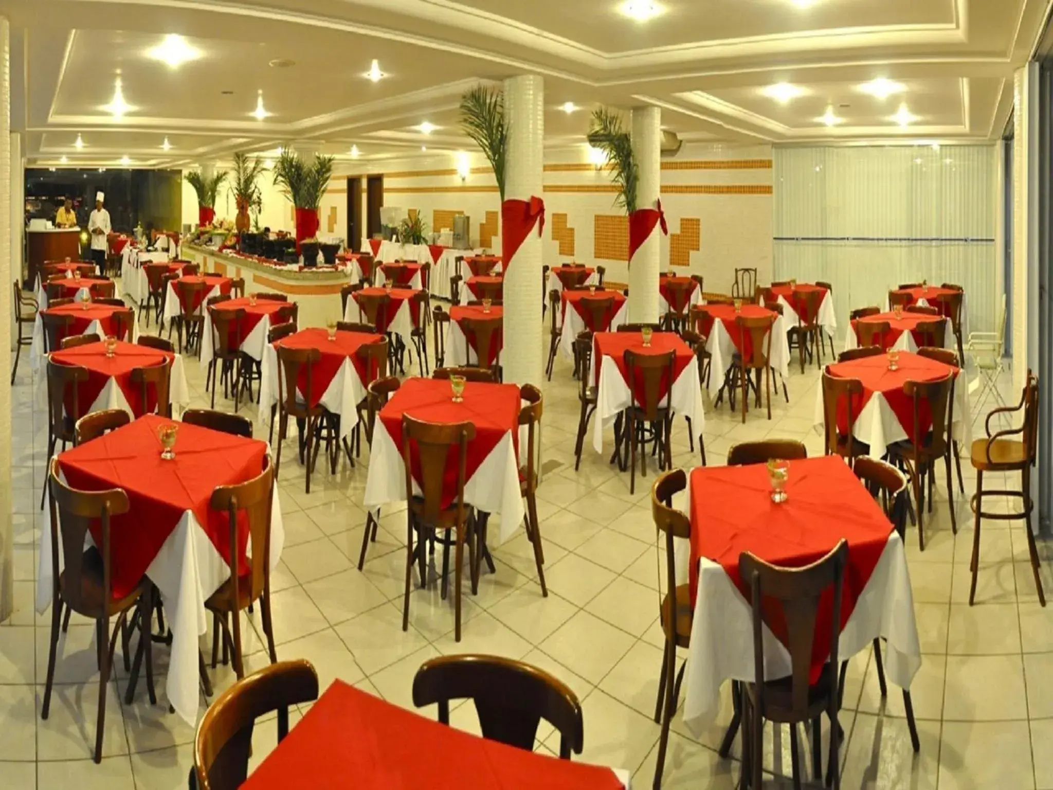 Restaurant/Places to Eat in Sunshine Praia Hotel