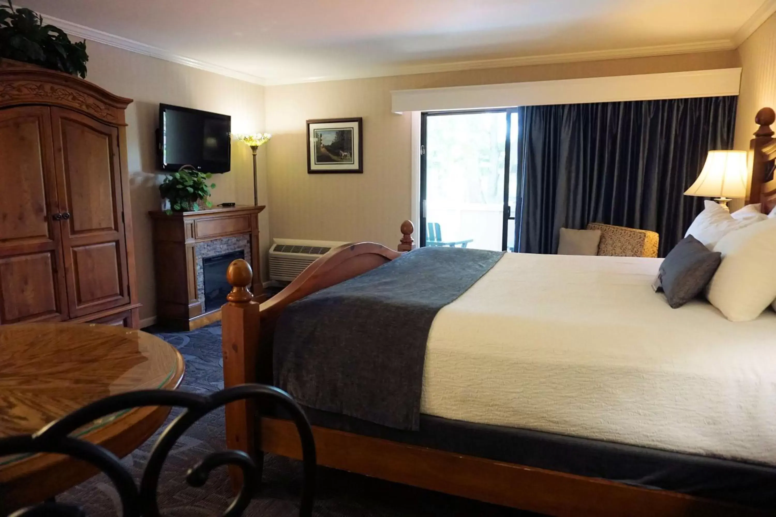 Photo of the whole room, Bed in Best Western Chincoteague Island