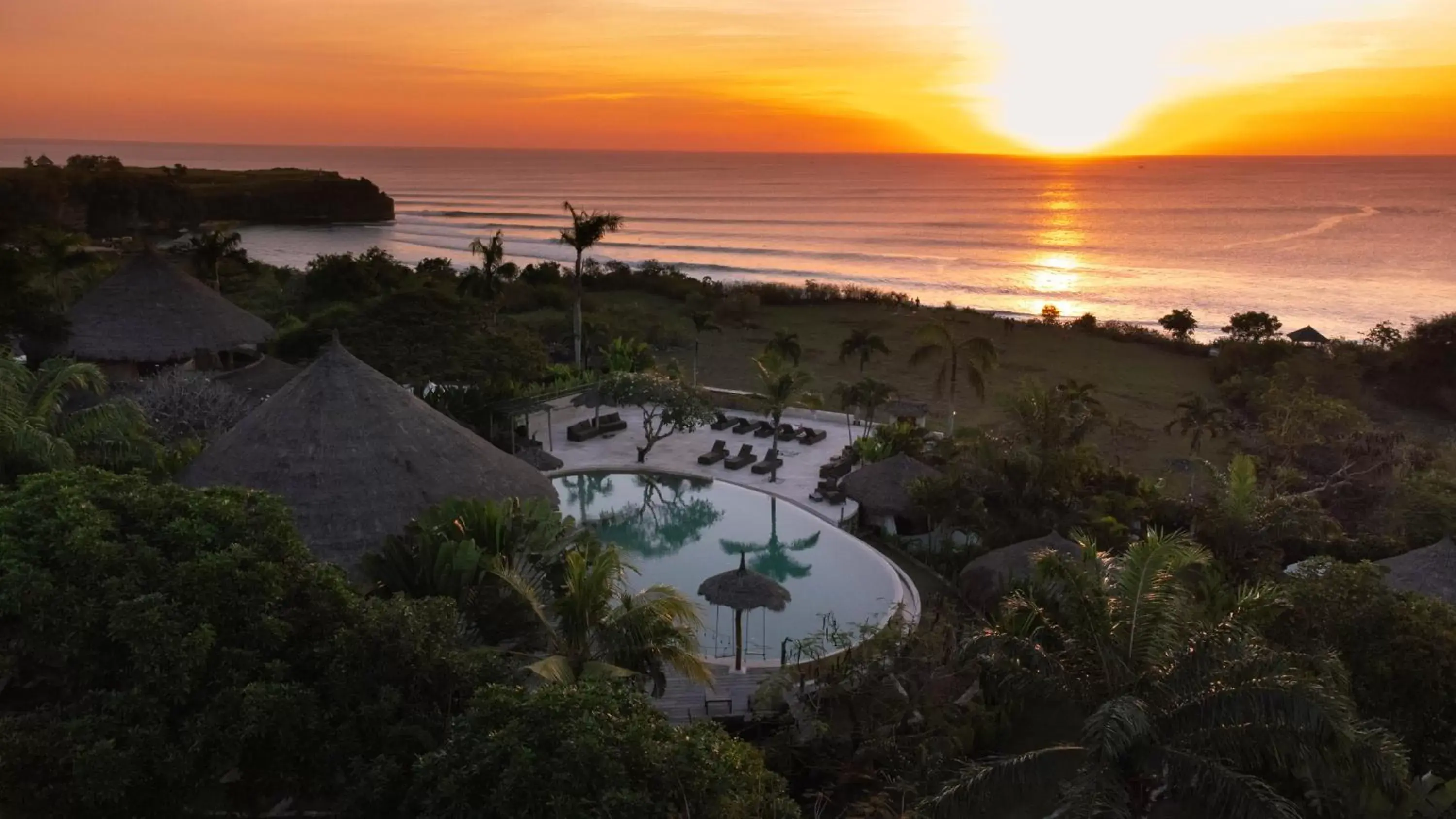 Swimming pool in La Joya Balangan Resort Swimming pool in La Joya Balangan Resort