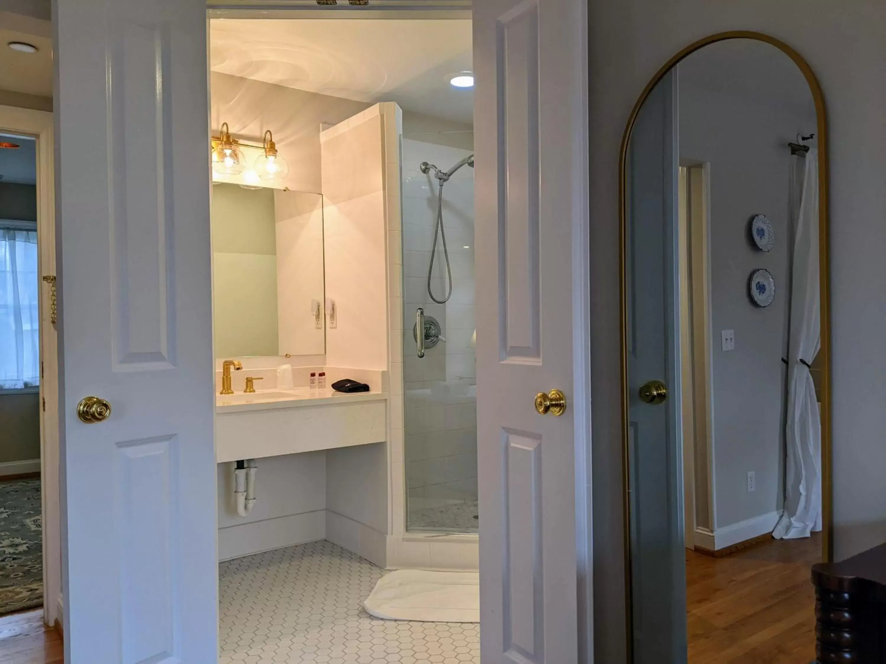 Bathroom in Stanton House Inn