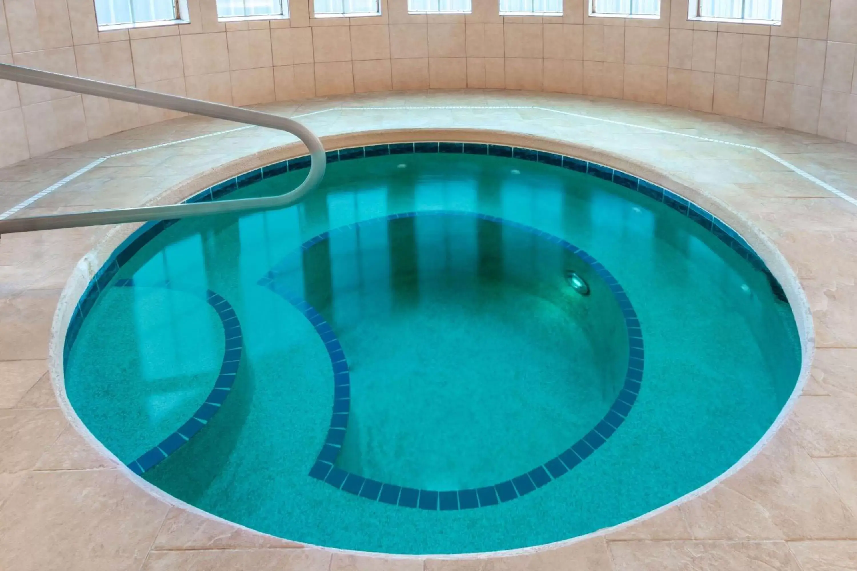 Hot Tub, Swimming Pool in La Quinta by Wyndham Tucumcari