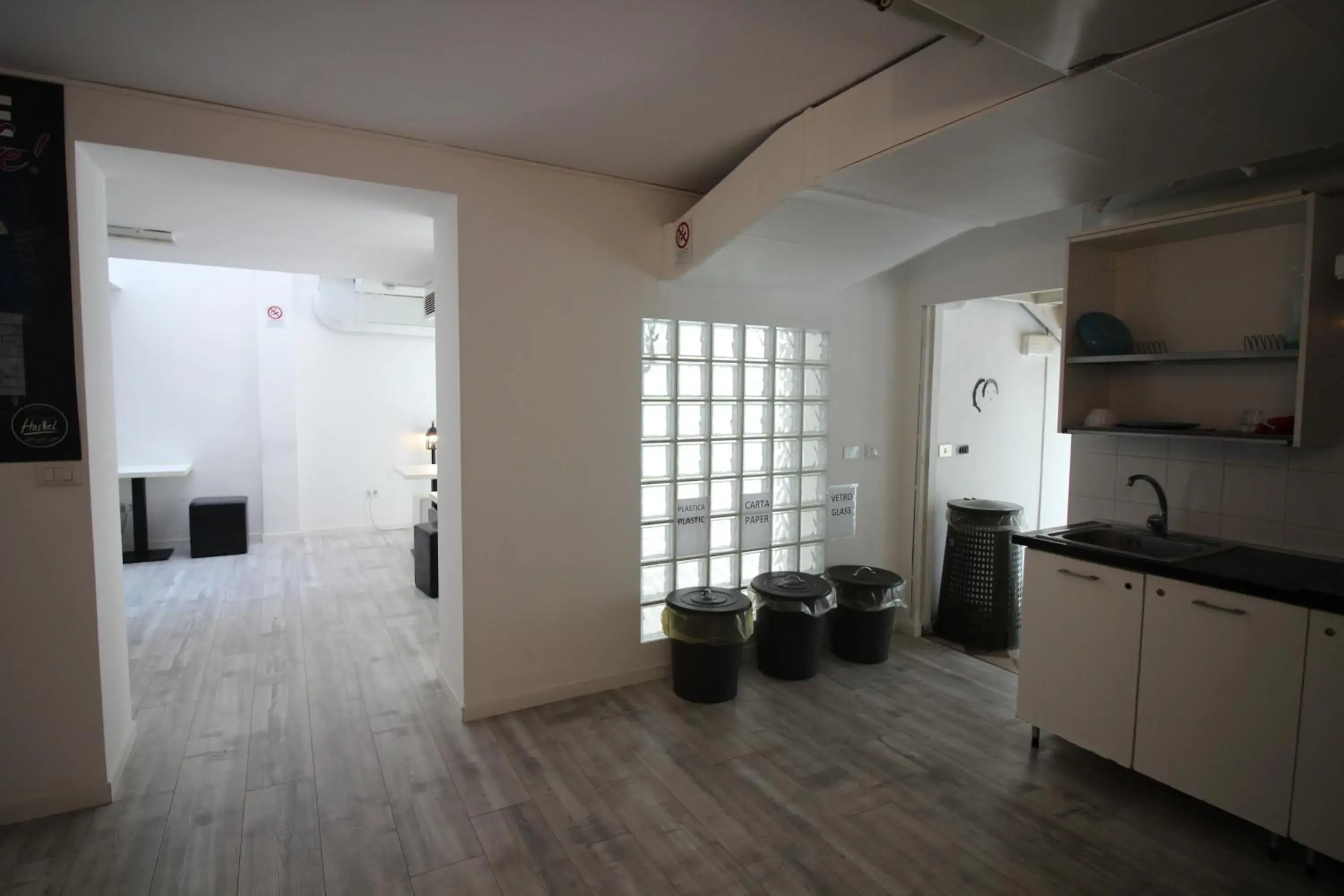 Communal kitchen, Kitchen/Kitchenette in New Generation Hostel Milan Center
