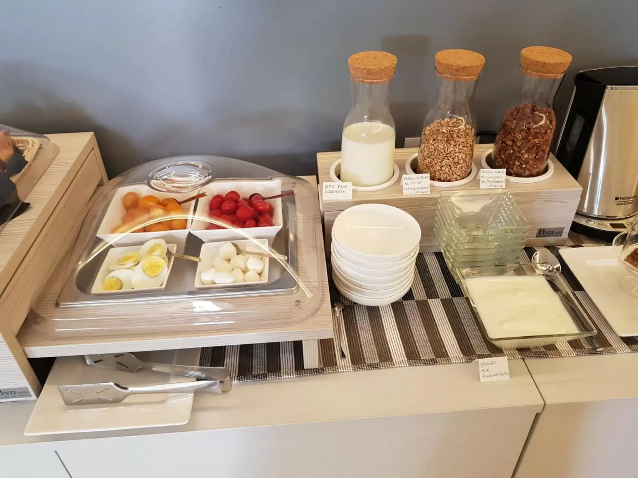 Continental breakfast in Serre Alte Landscape Luxury Rooms