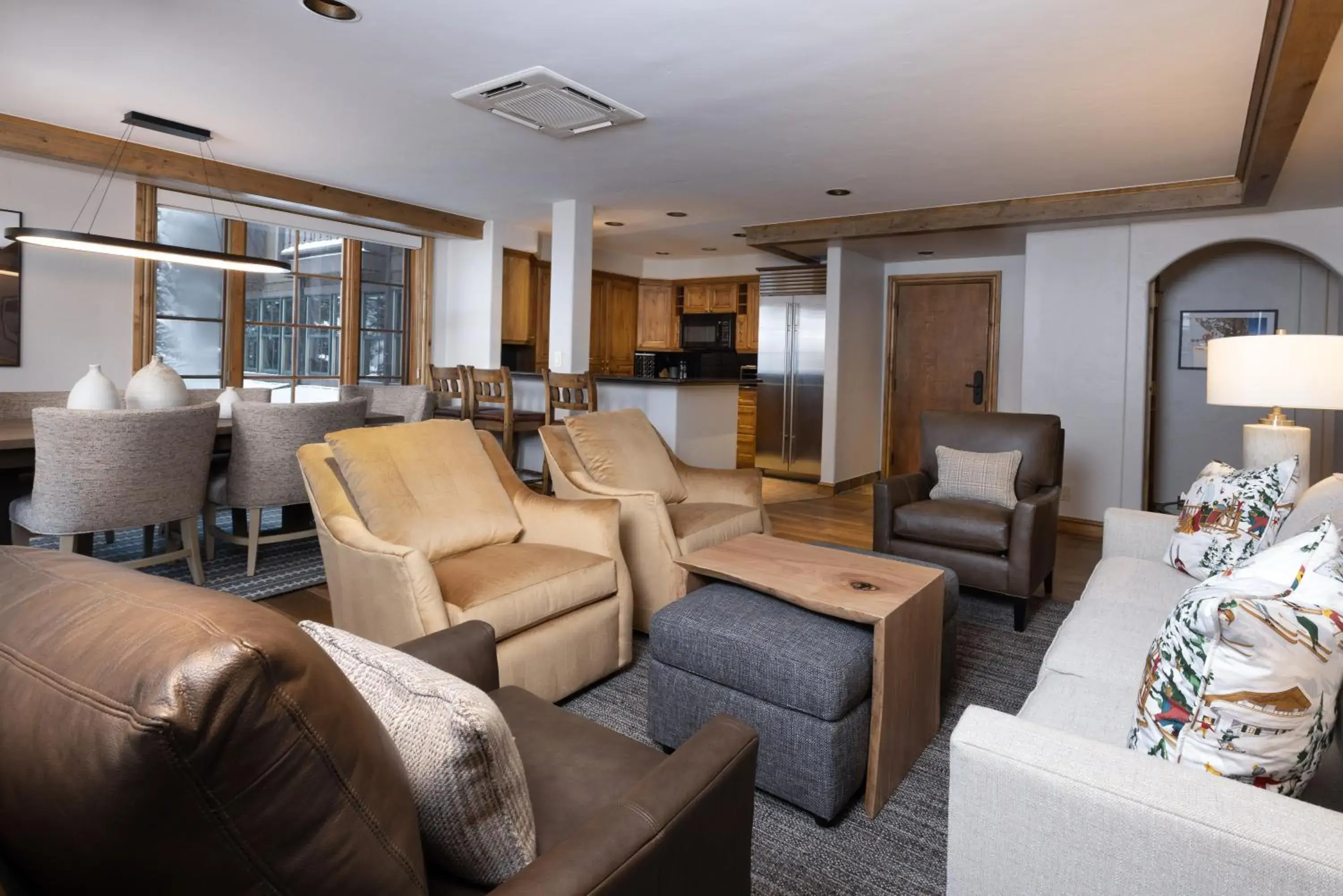 Living room in Gravity Haus Vail