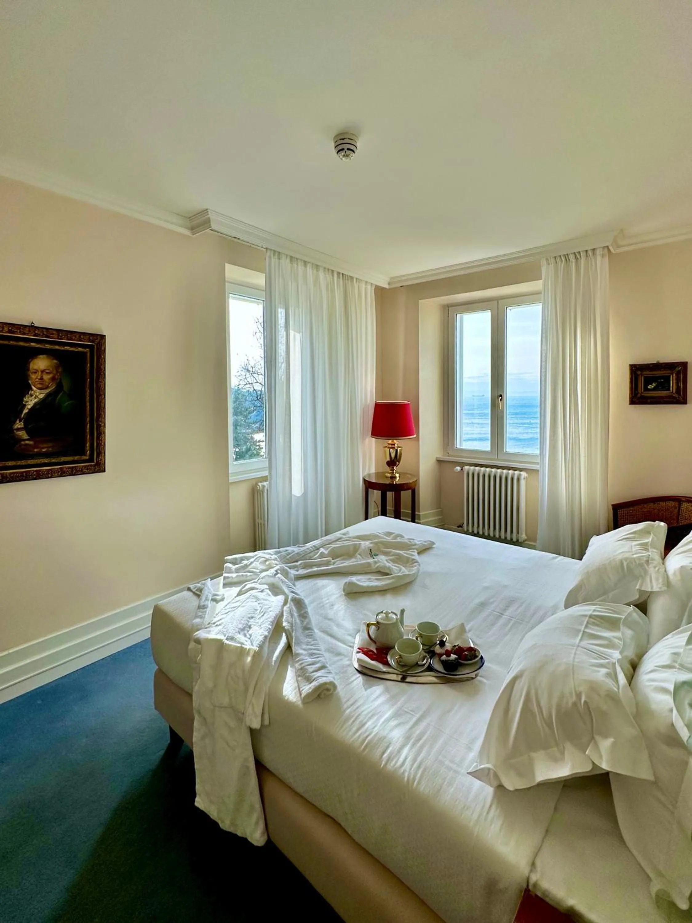 Bed in Hotel Riviera & Maximilian's