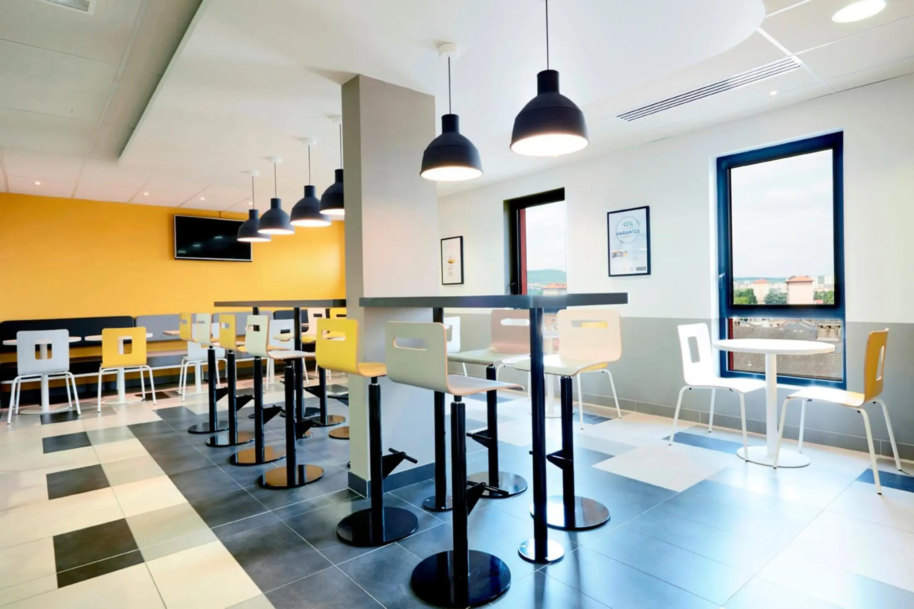 Restaurant/Places to Eat in PremiÃ¨re Classe Thionville