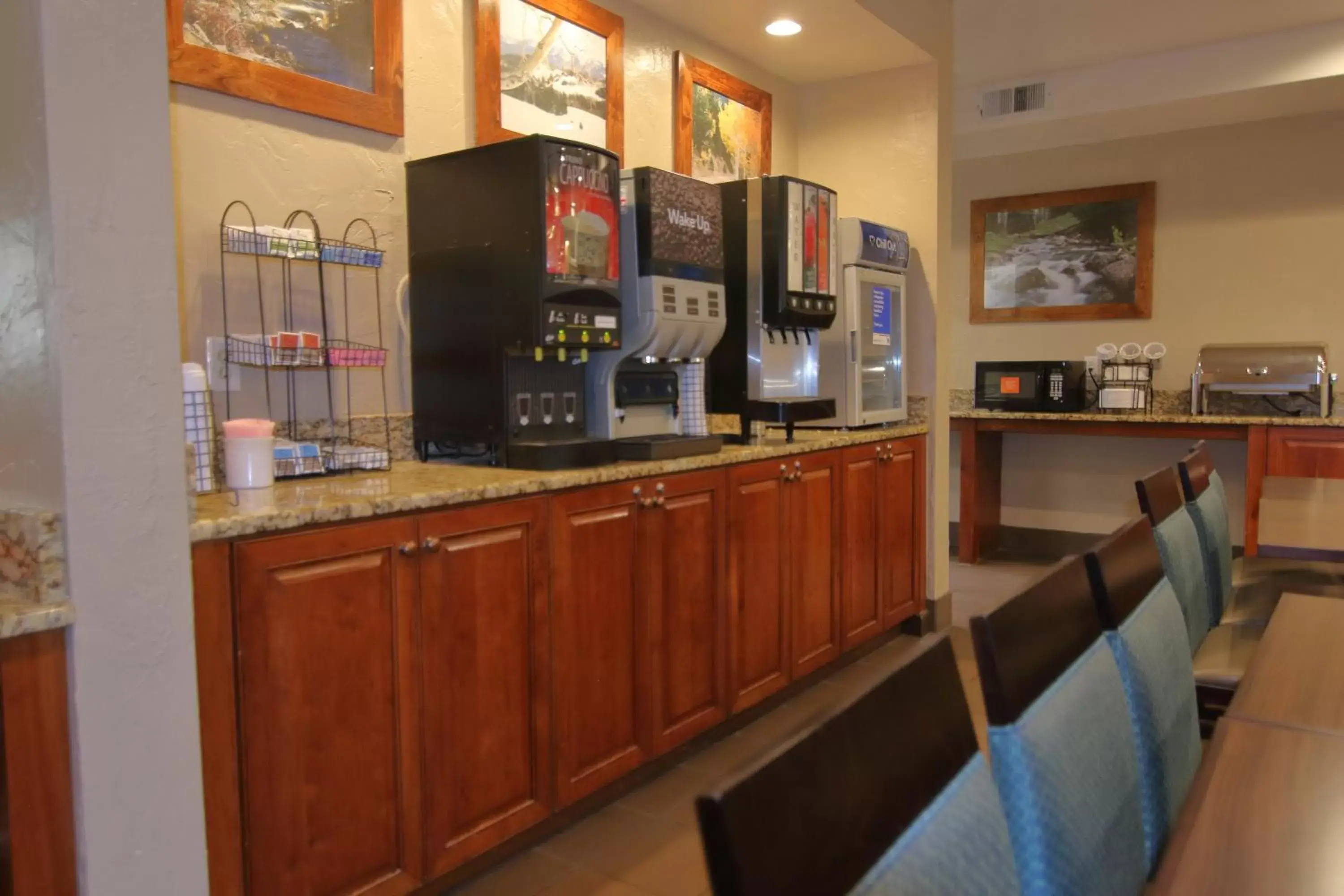 Coffee/tea facilities in Comfort Inn Richfield I-70
