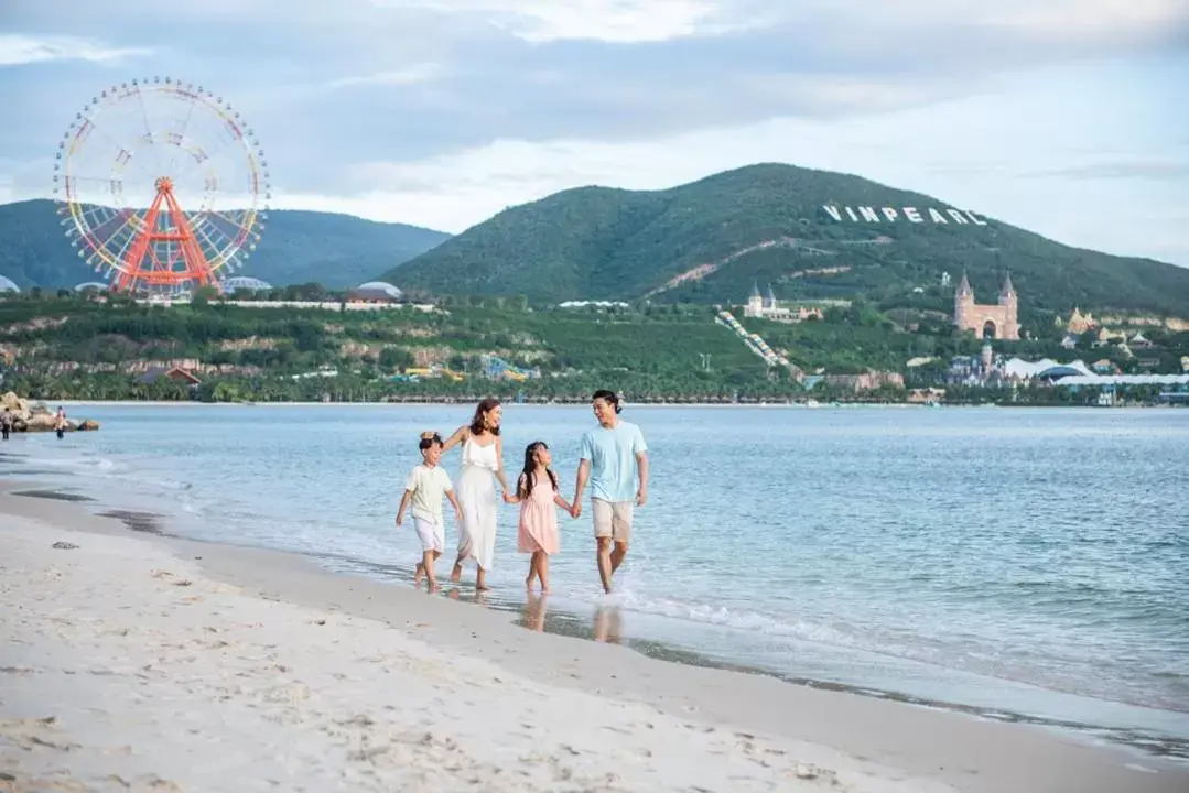 Beach in Vinpearl Resort & Spa Nha Trang Bay