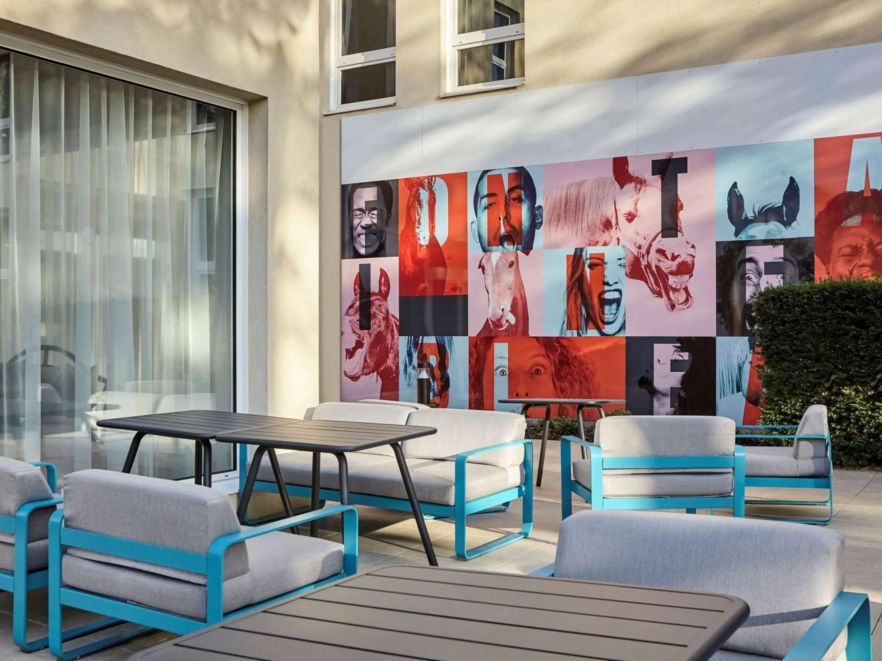 Restaurant/places to eat in Mercure Château de Fontainebleau